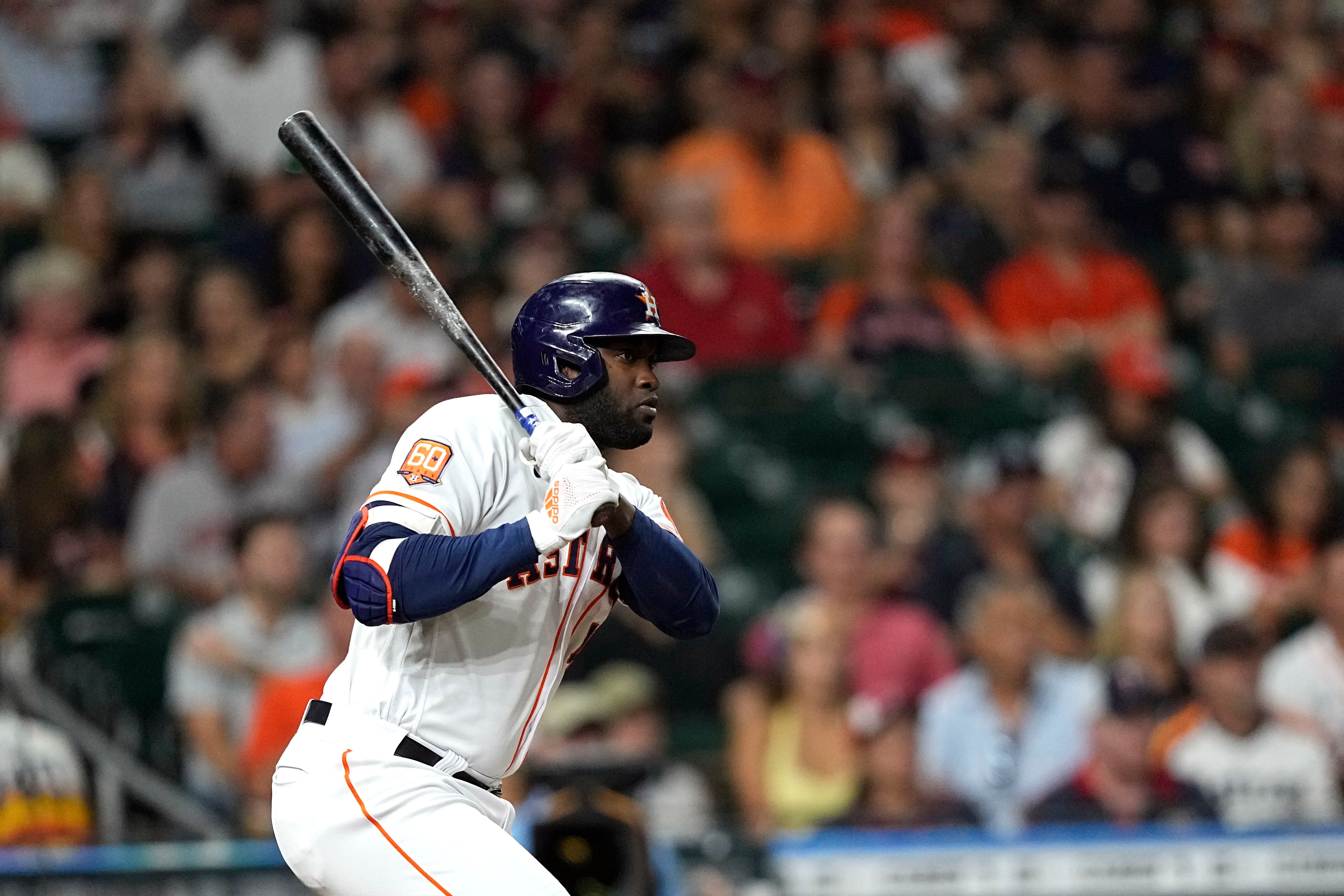 Yordan Alvarez's parents watch son play in MLB for 1st time