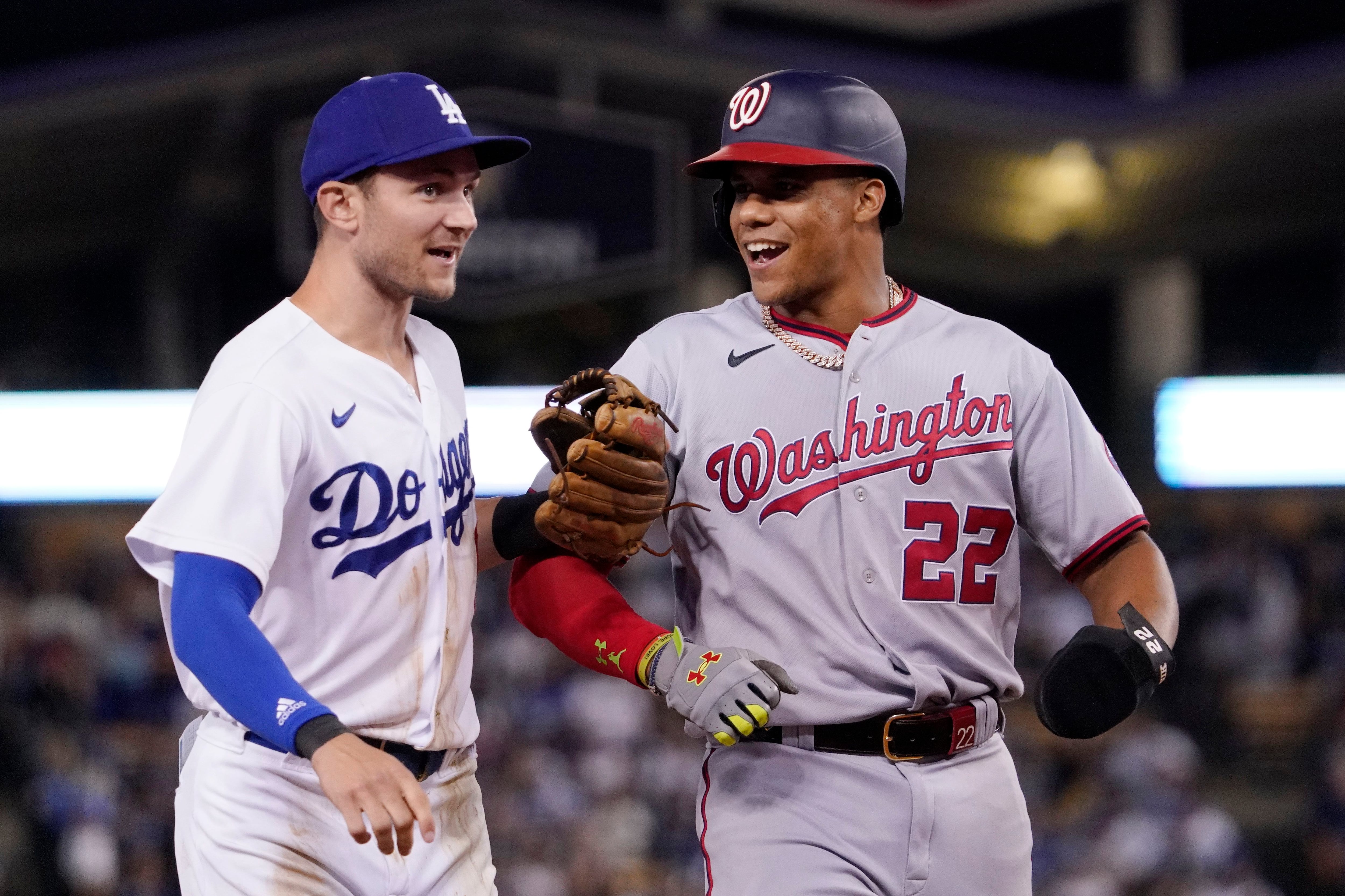 Ruiz gets 2 big hits late as the Nationals beat the Astros 4-1 in