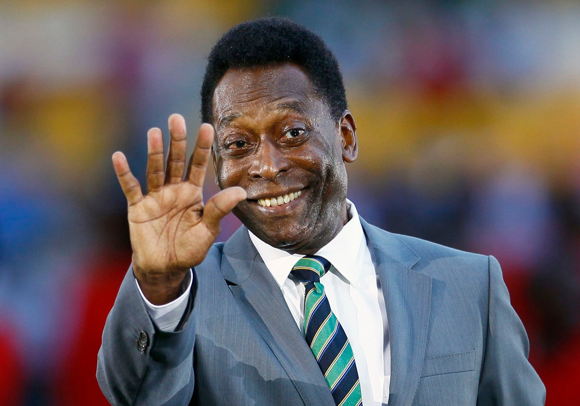 How Soccer Legend Pelé Related With Other Players