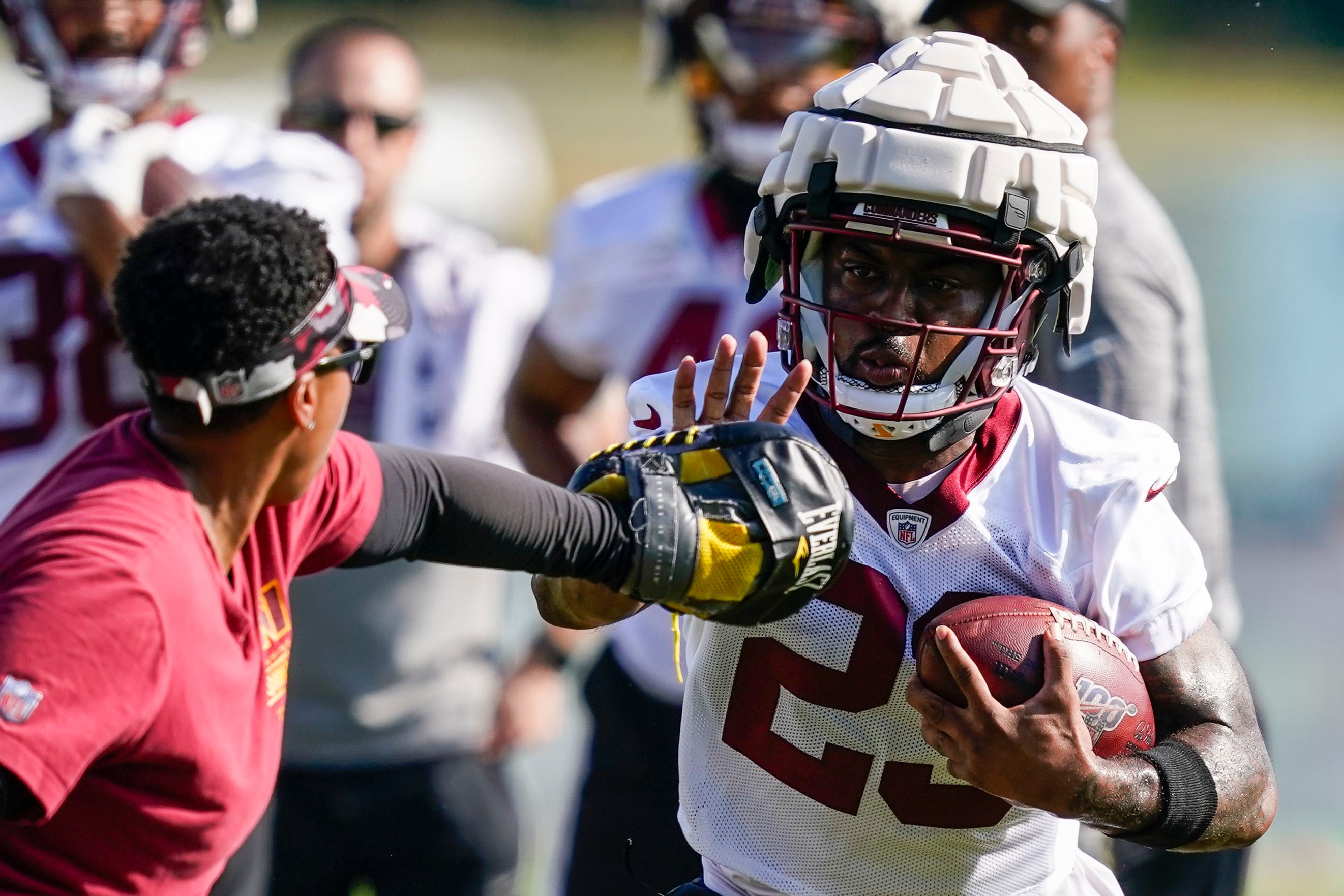 NFL: Concussions dropped by more than 50% among players who wore Guardian  Caps during summer 