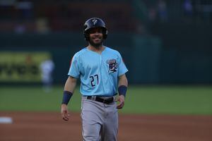 Houston Astros - Jose Altuve, rockin' the shooting star uniform