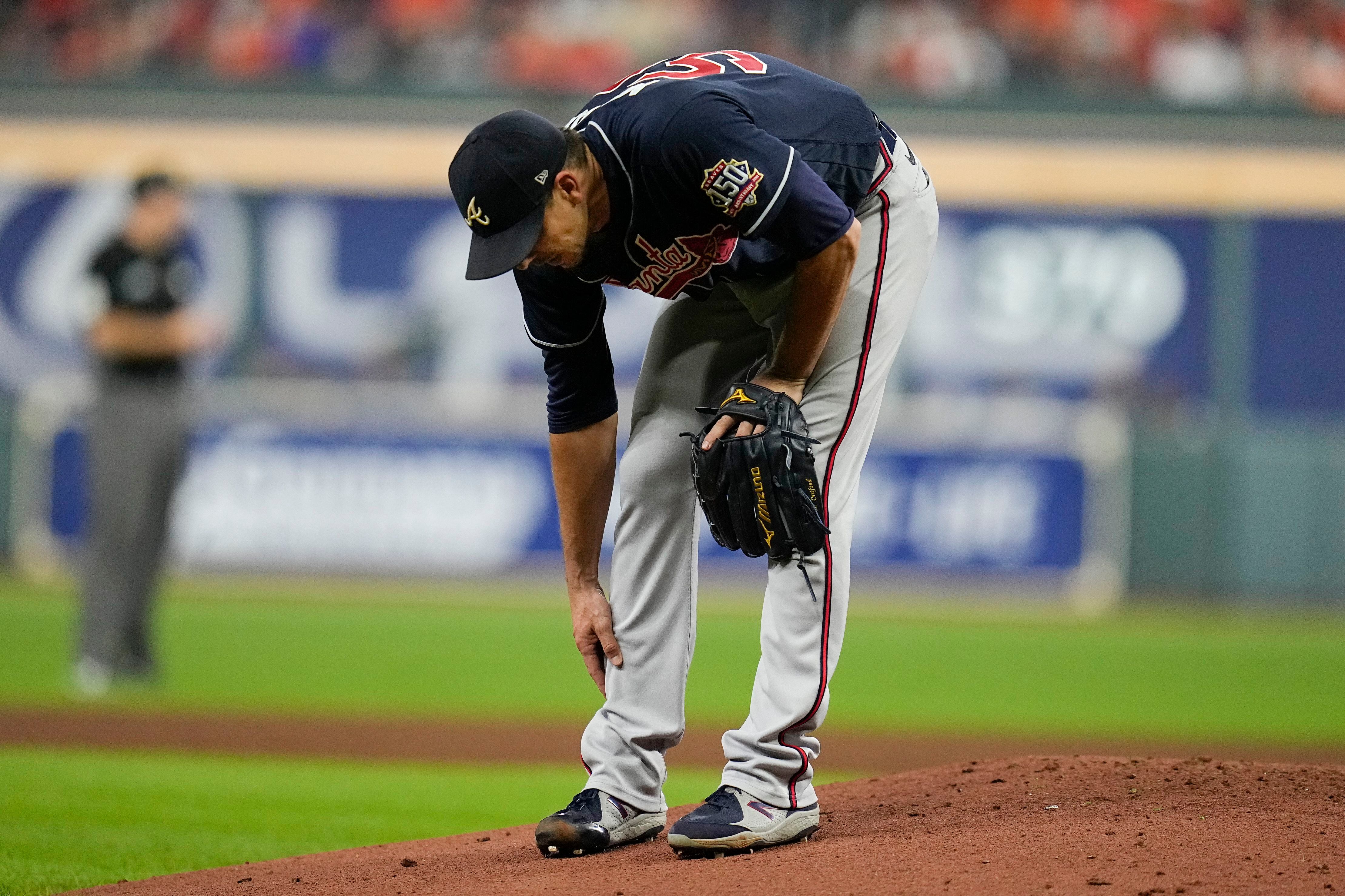 Johan Camargo replaces Adam Duvall in NLCS