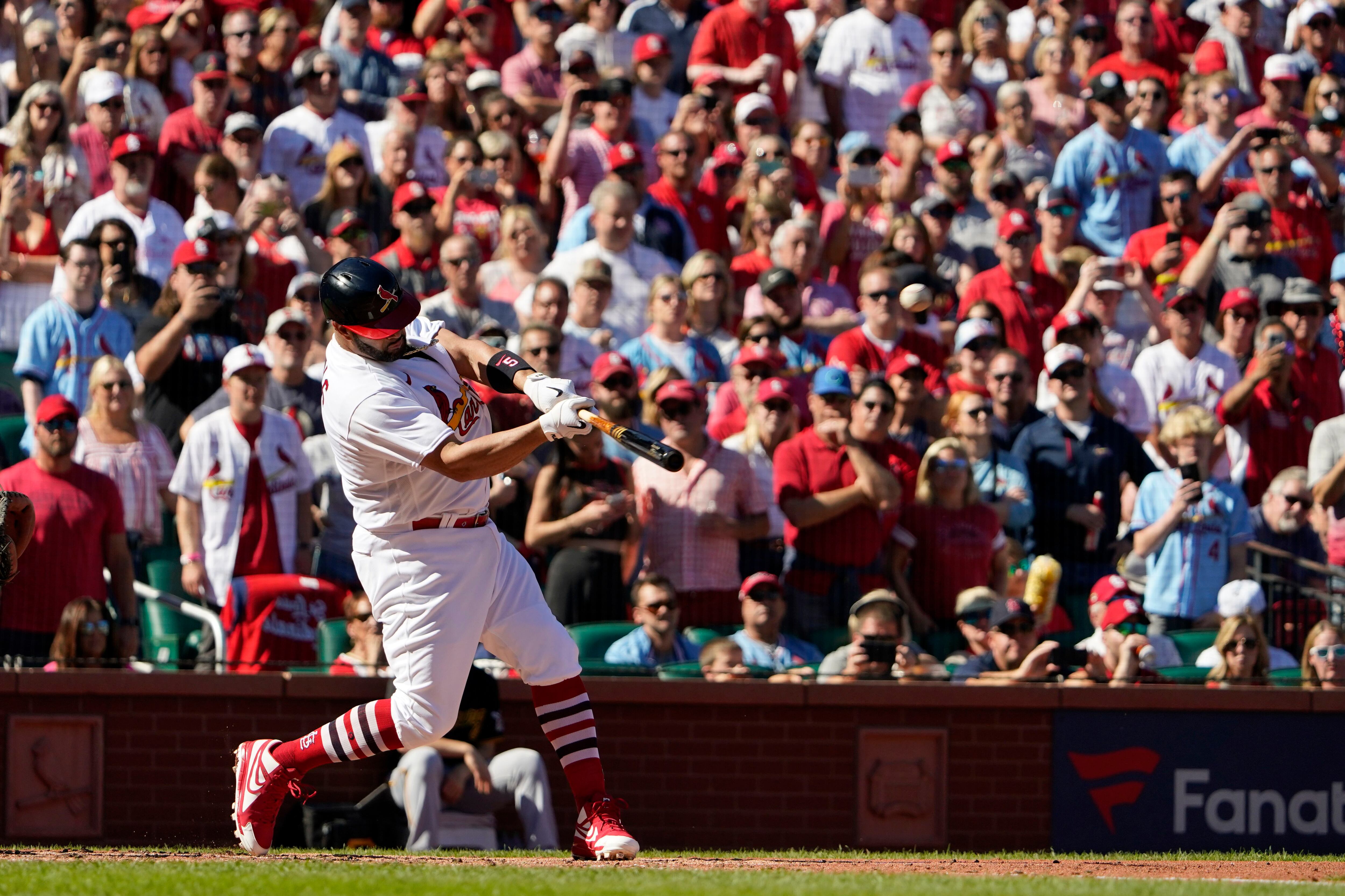 Pujols hits 702nd HR, ties Ruth in RBIs, Cardinals lose 7-5