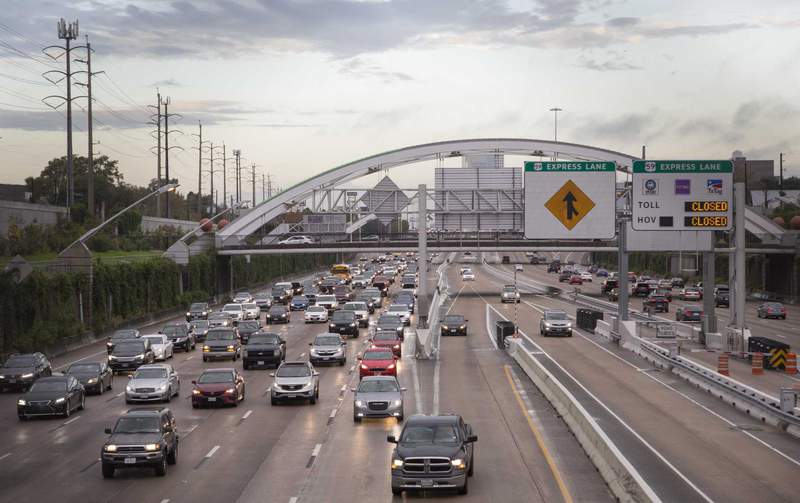 Traffic FAQ What are the requirements to drive the HOV lanes on highways?