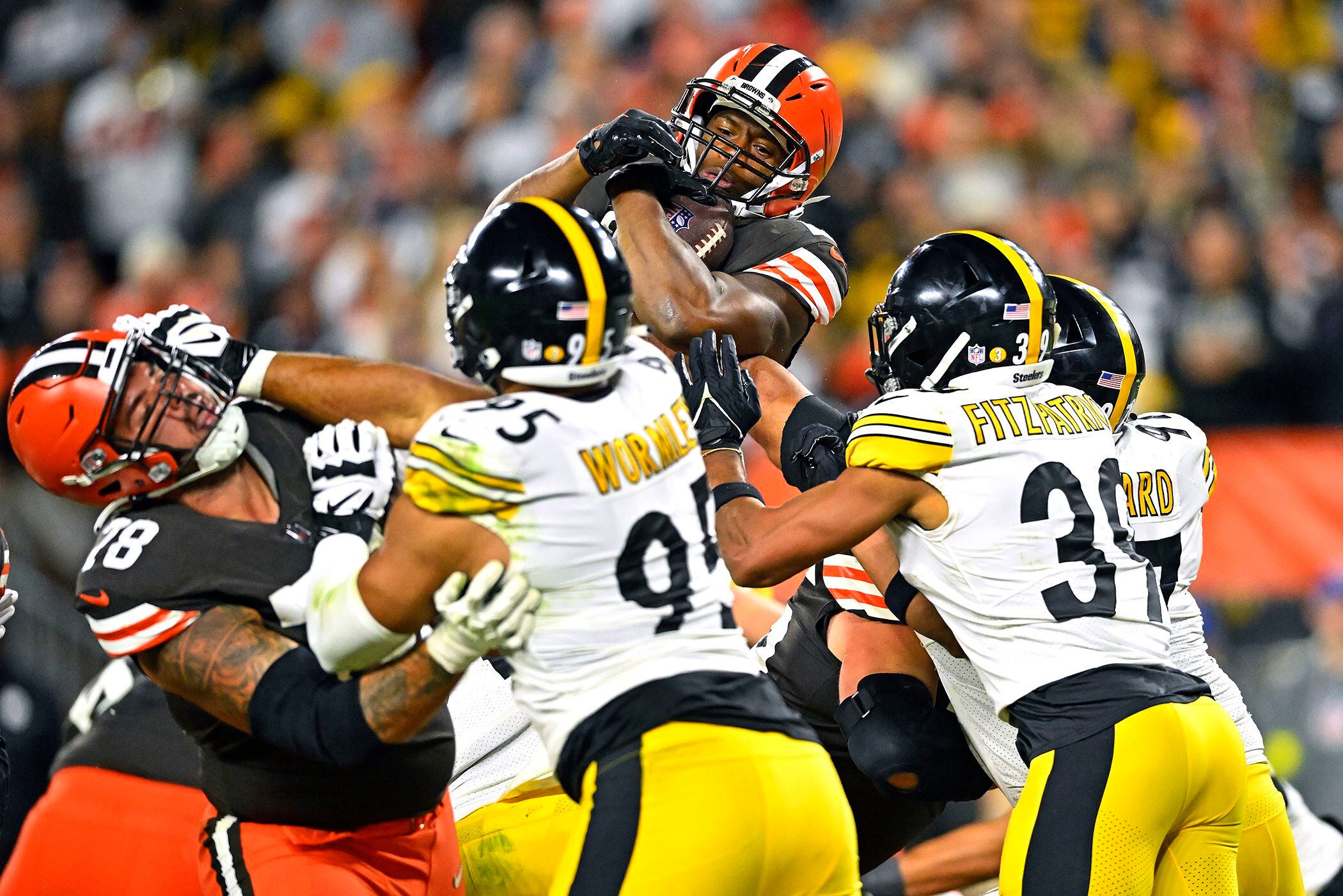 NFL news 2022: Cleveland Browns owner Jimmy Haslam hit with plastic bottle  during loss to New York Jets, video