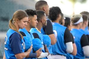 Rachel Balkovec cheered, wins debut managing Yankees Single-A affiliate