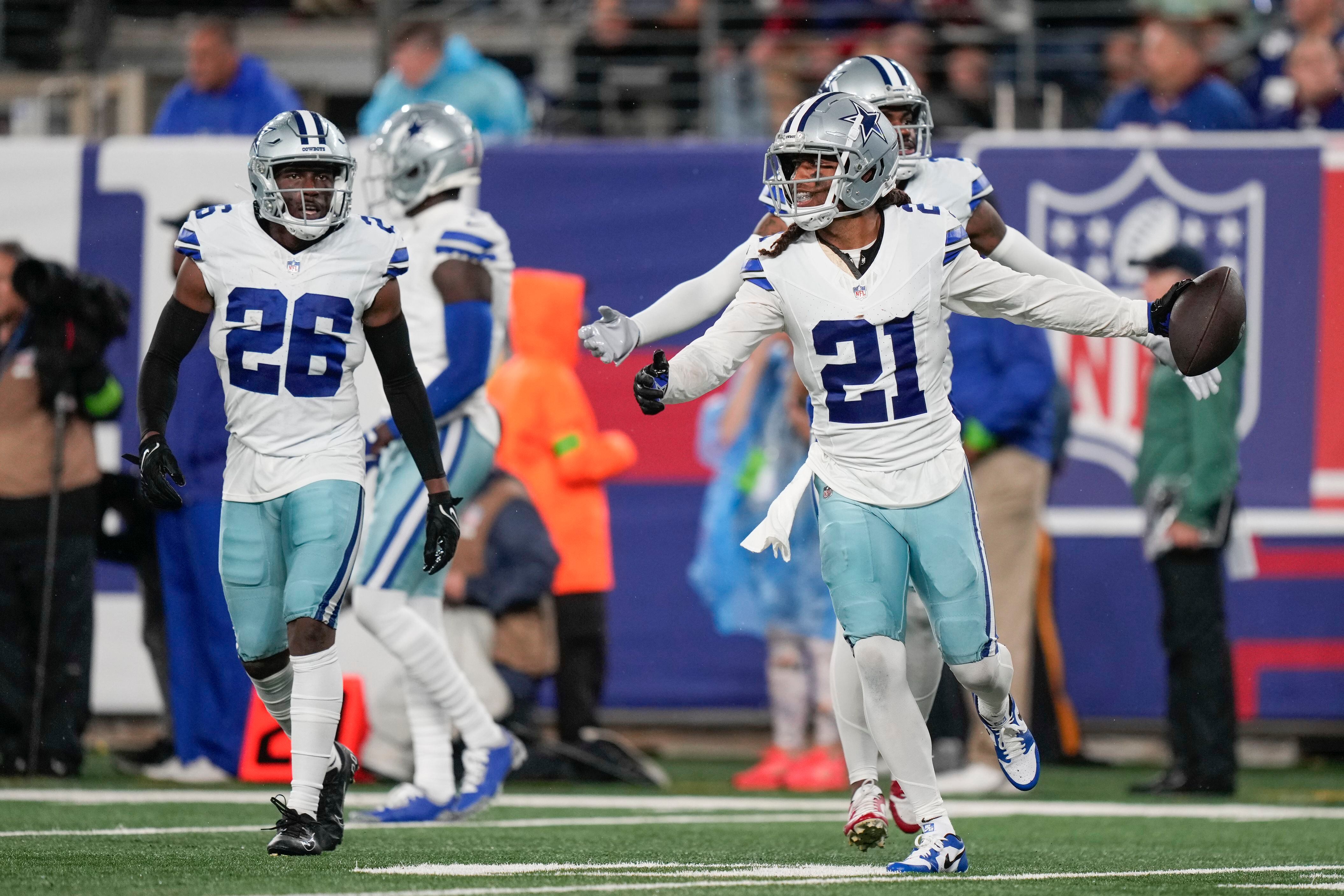 Watch: DaRon Bland comes down with INT, scores big TD for Cowboys' defense  vs. Giants