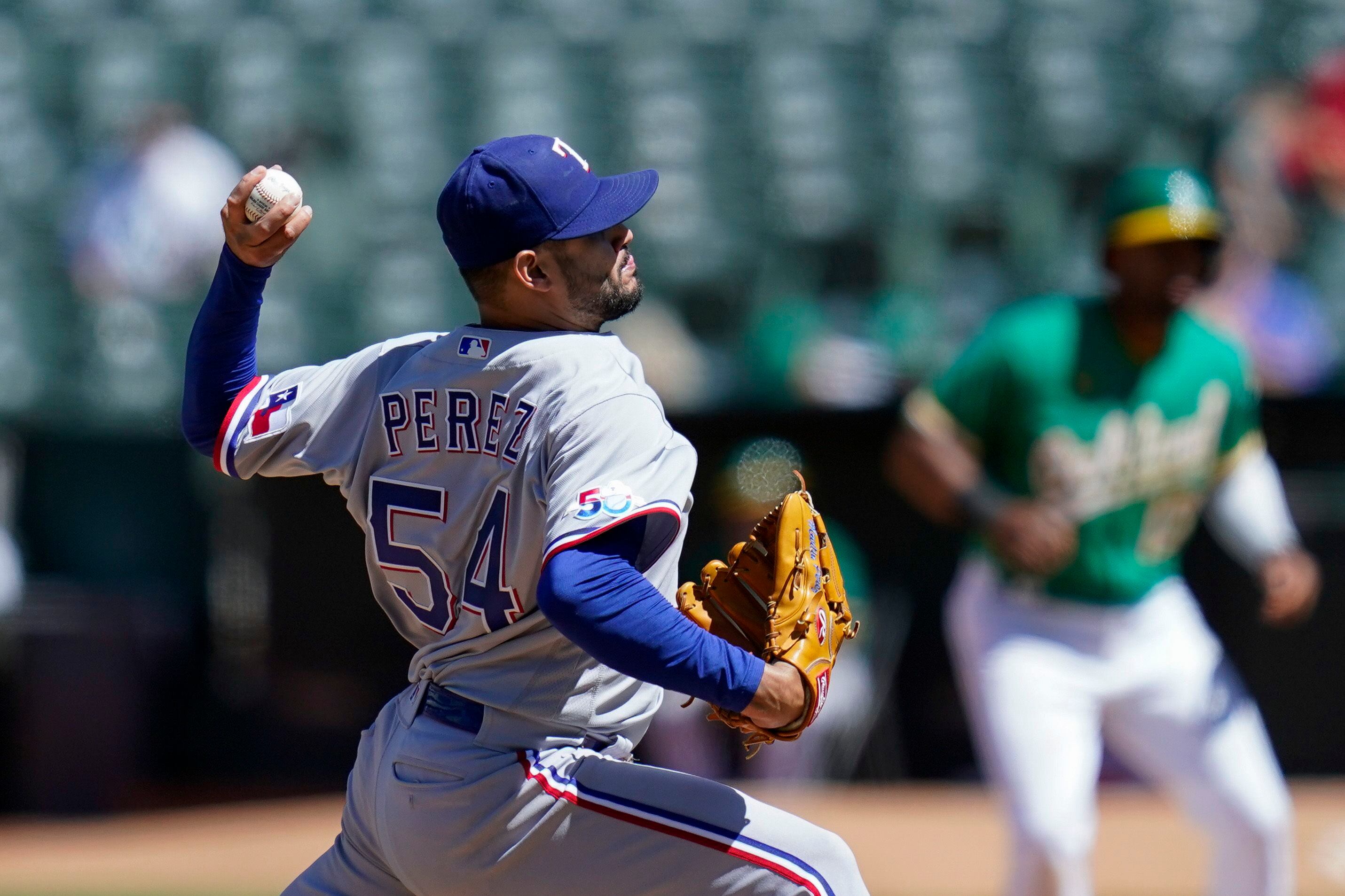 Report: Perez accepts Rangers' $19.65M qualifying offer