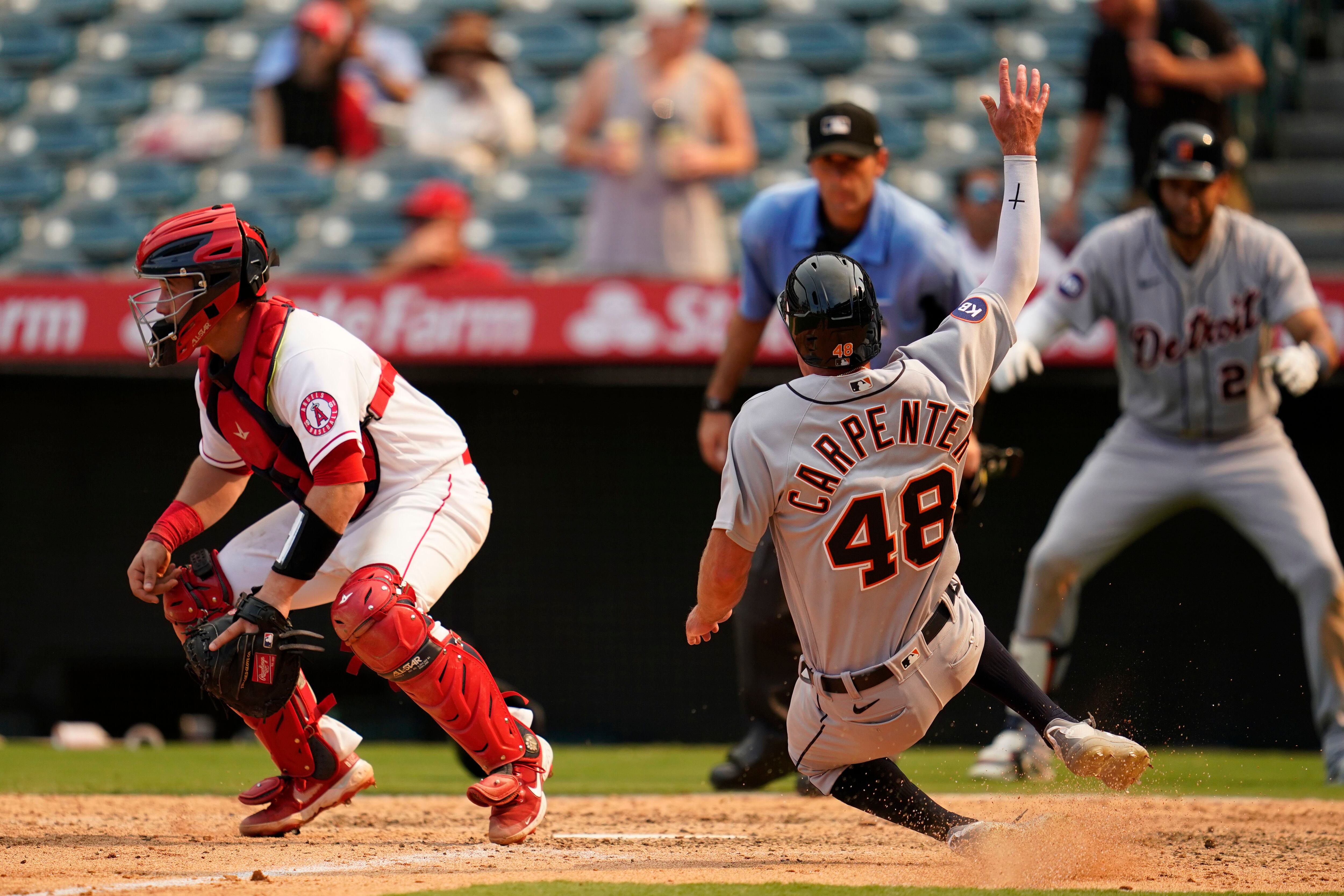 Carpenter homers twice to help Lorenzen and the Tigers beat the