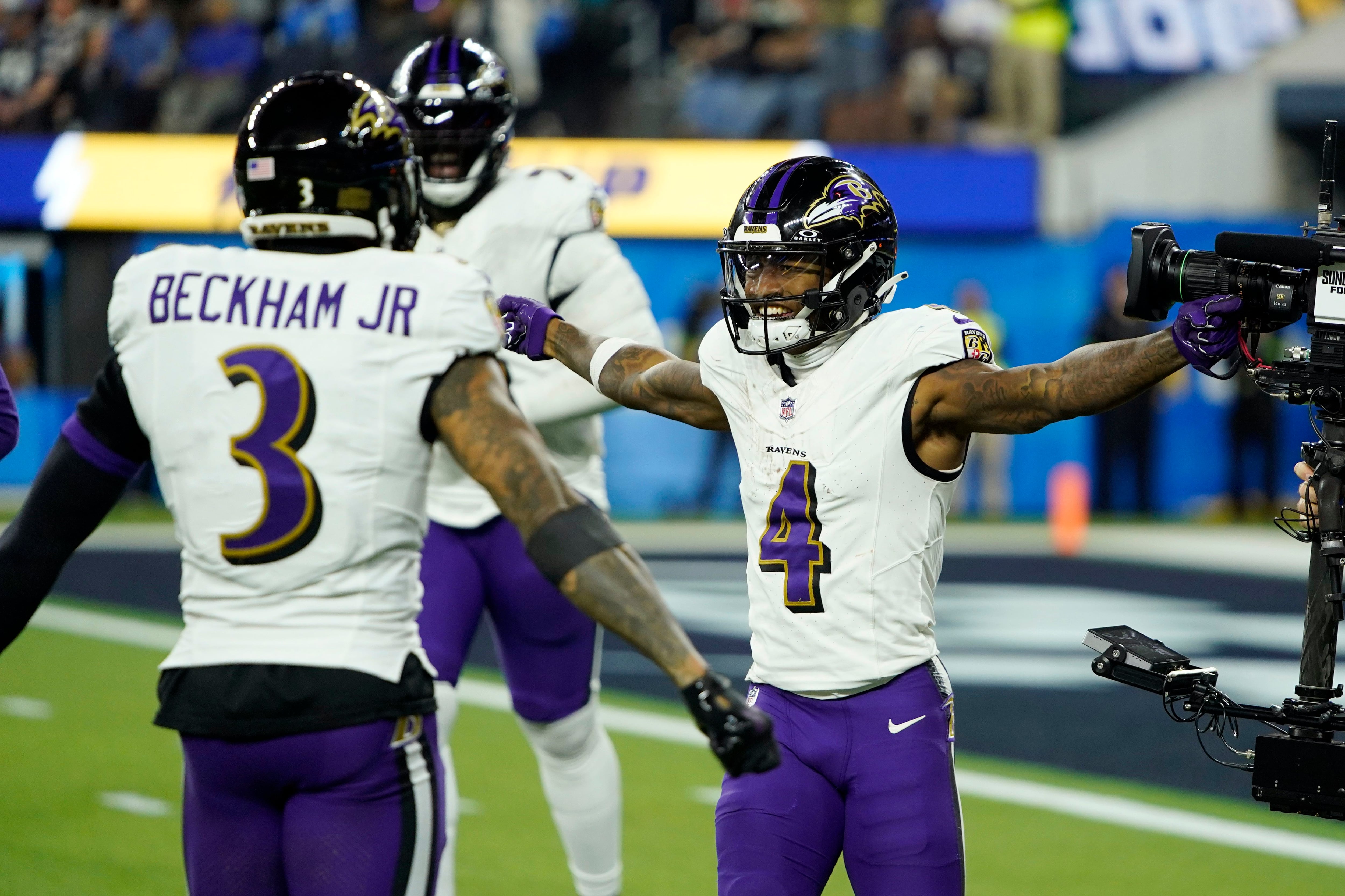 Zay Flowers catches and runs for TDs, Ravens force 4 turnovers in 20-10 win  over Chargers