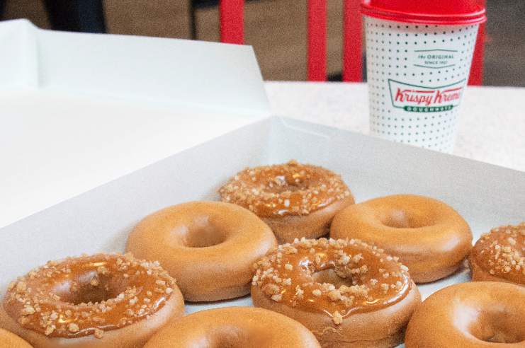 Get Your Covid 19 Vaccine Krispy Kreme Will Give You A Free Glazed Doughnut Every Day This Year