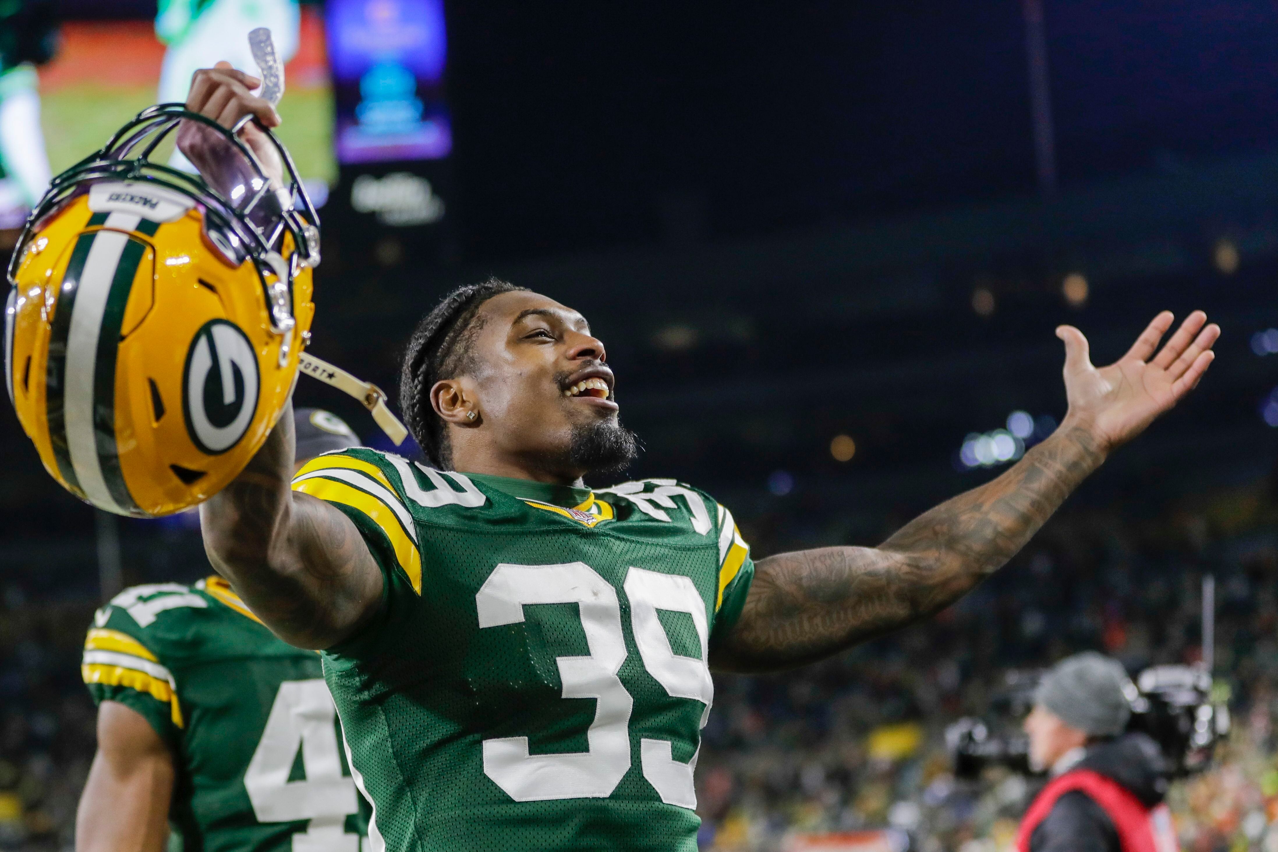 Rodgers sets team record as Packers hold off Browns 24-22 - The