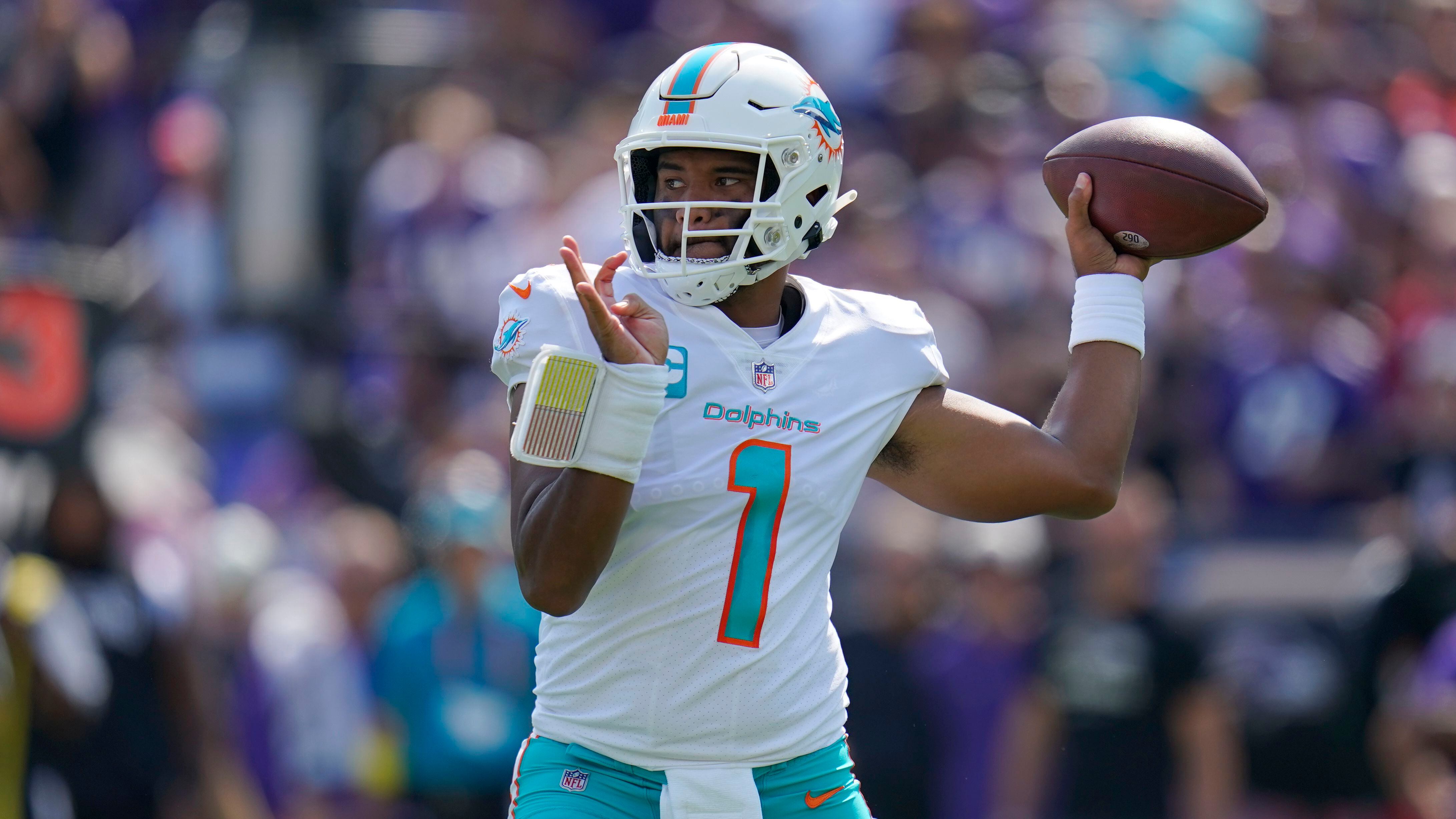 Tagovailoa, Dolphins rally from 21 down to beat Ravens 42-38