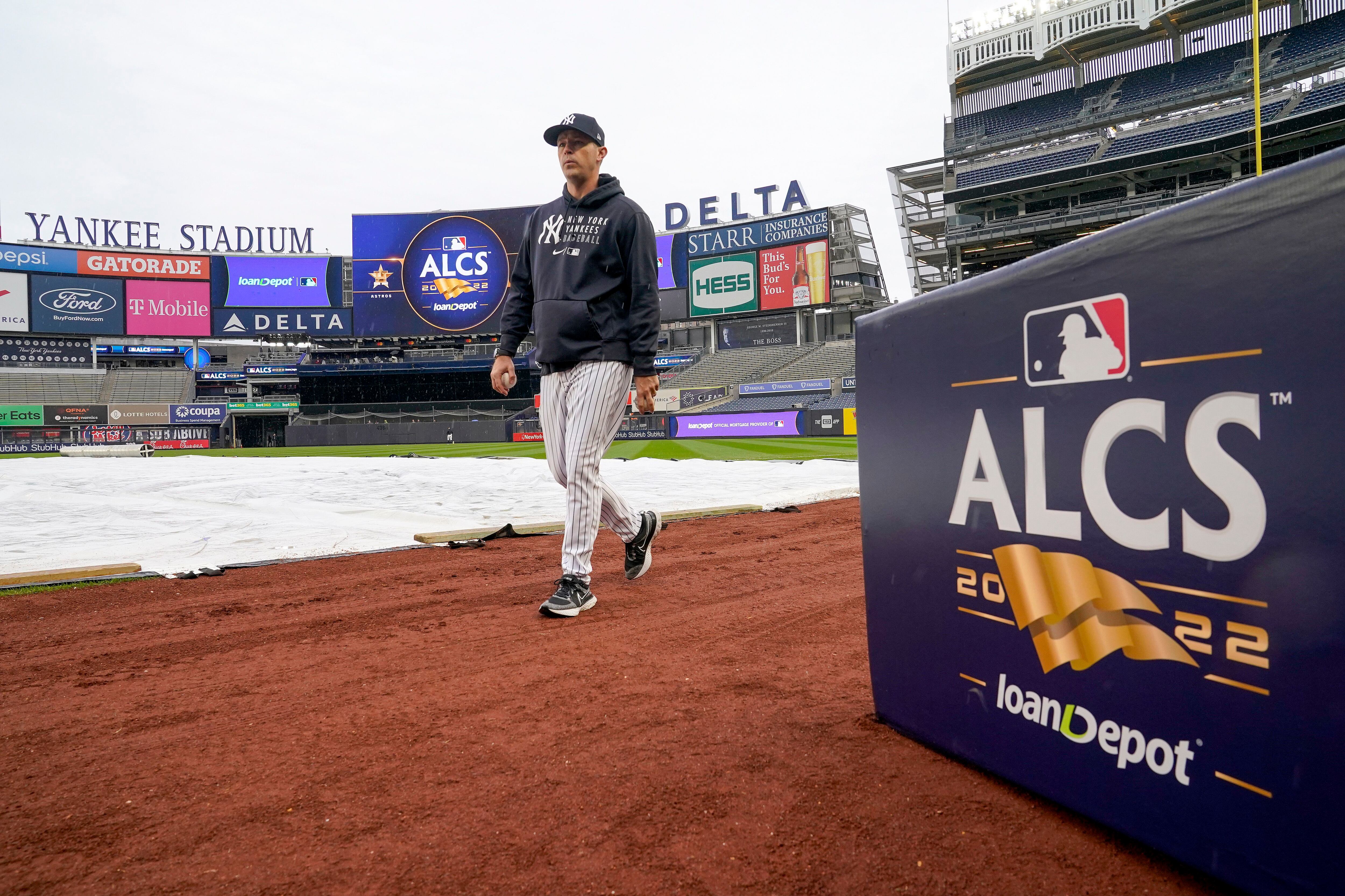 A.L.C.S. — Texas Takes Game 1 After Two Rain Delays - The New York Times