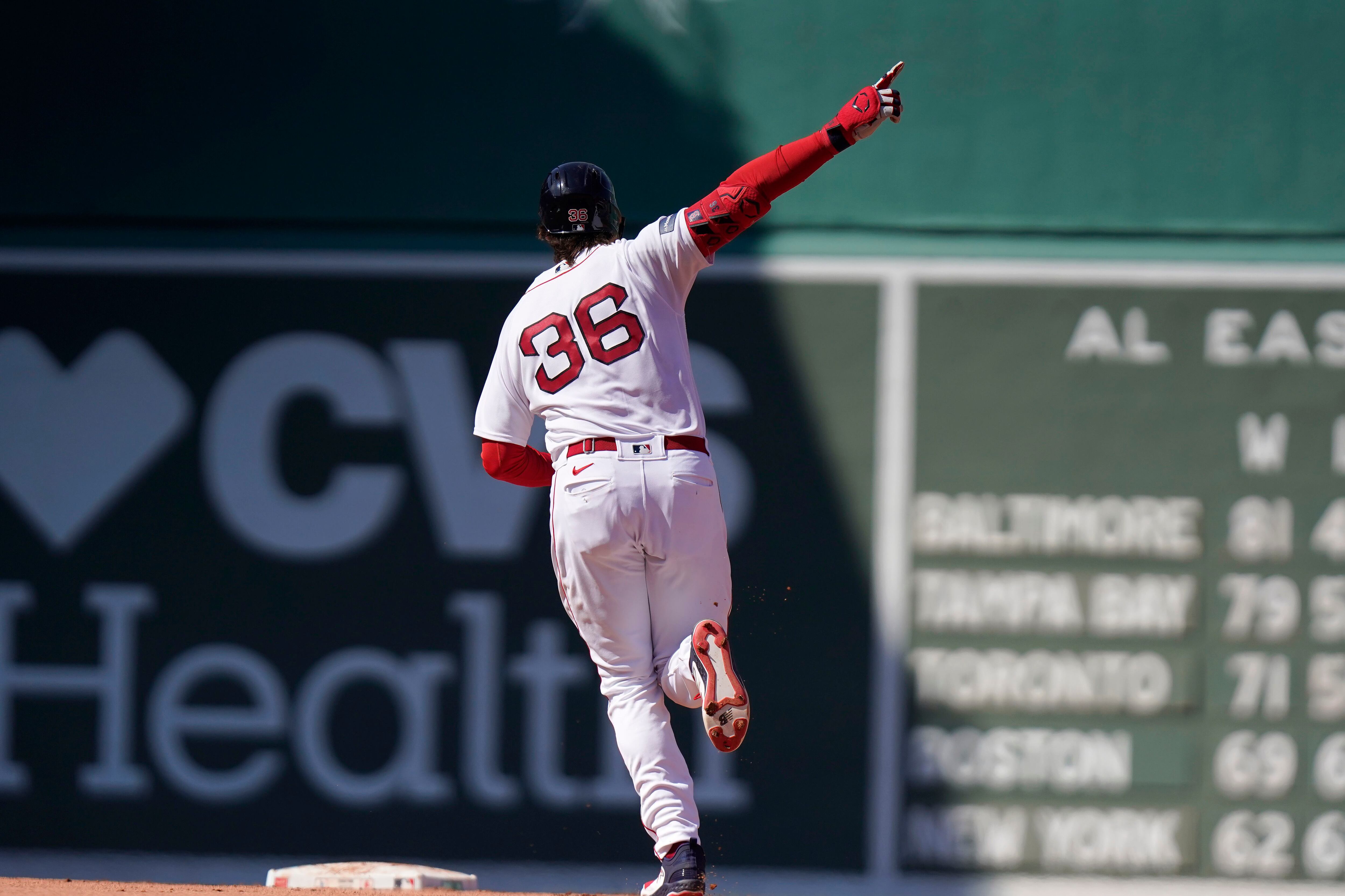 Mookie Betts caps Boston return with another homer as Dodgers beat