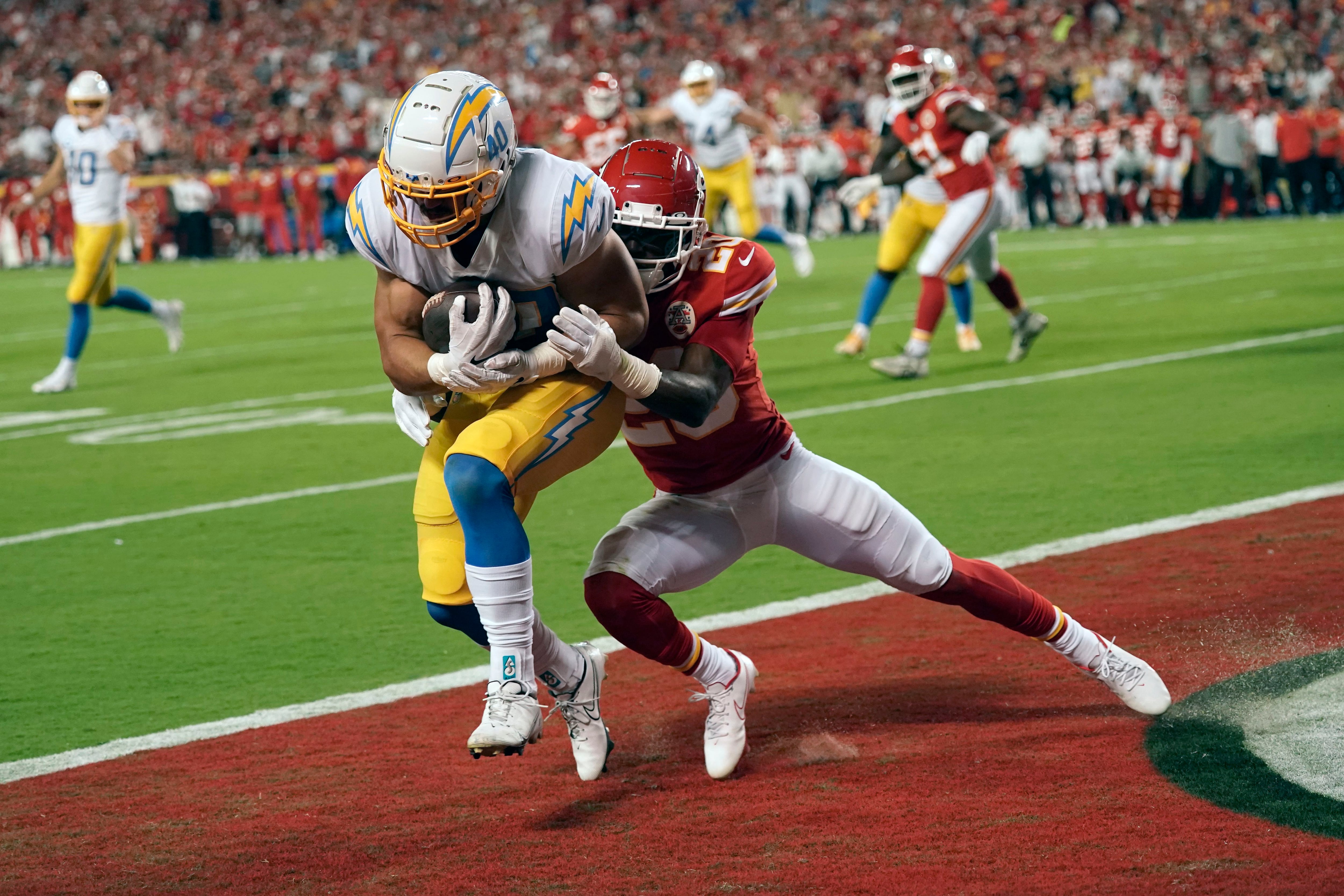 Chiefs rally past Chargers in early AFC West showdown