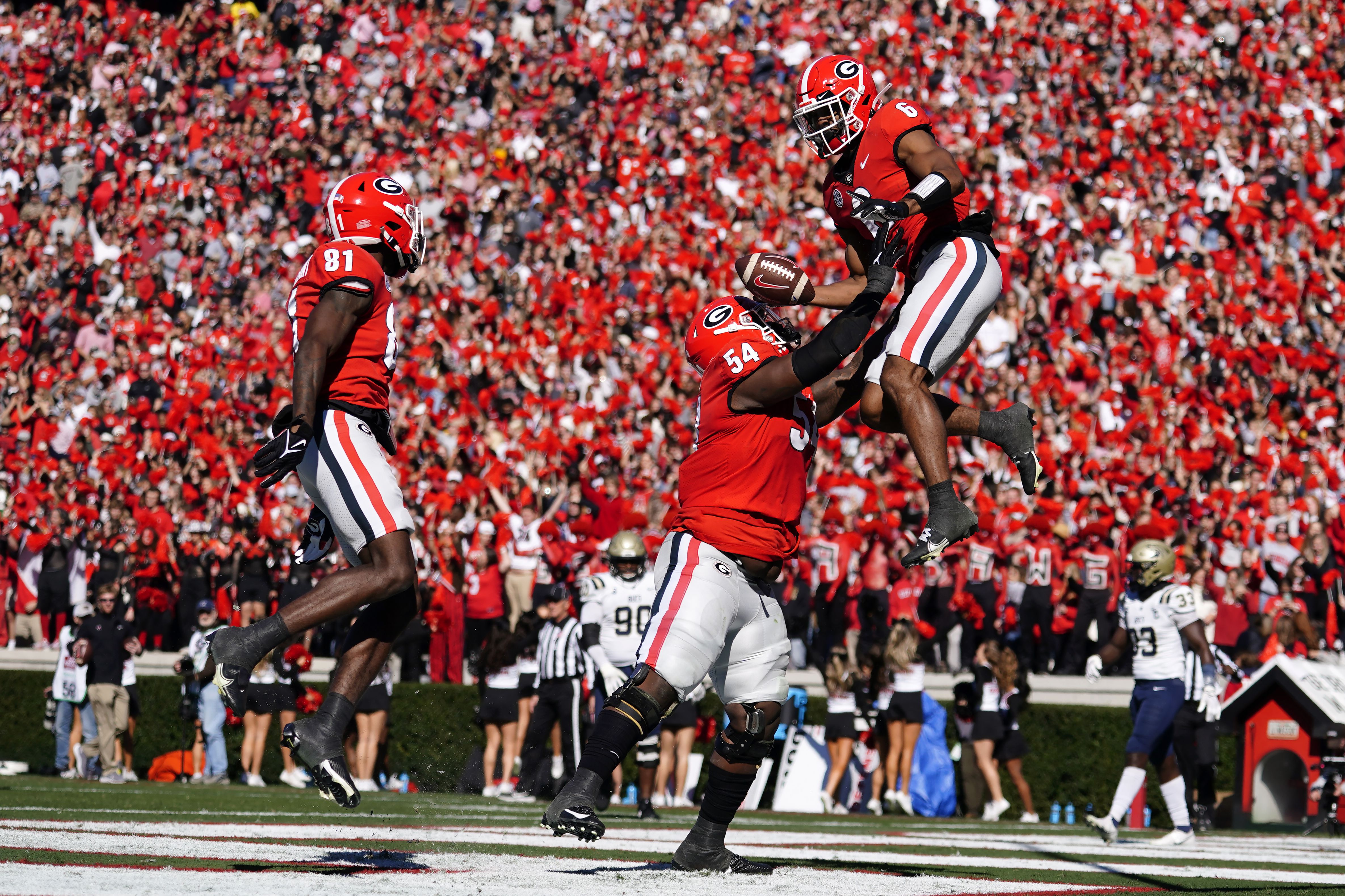 JT Daniels, Jordan Davis to represent UGA at SEC Media Days