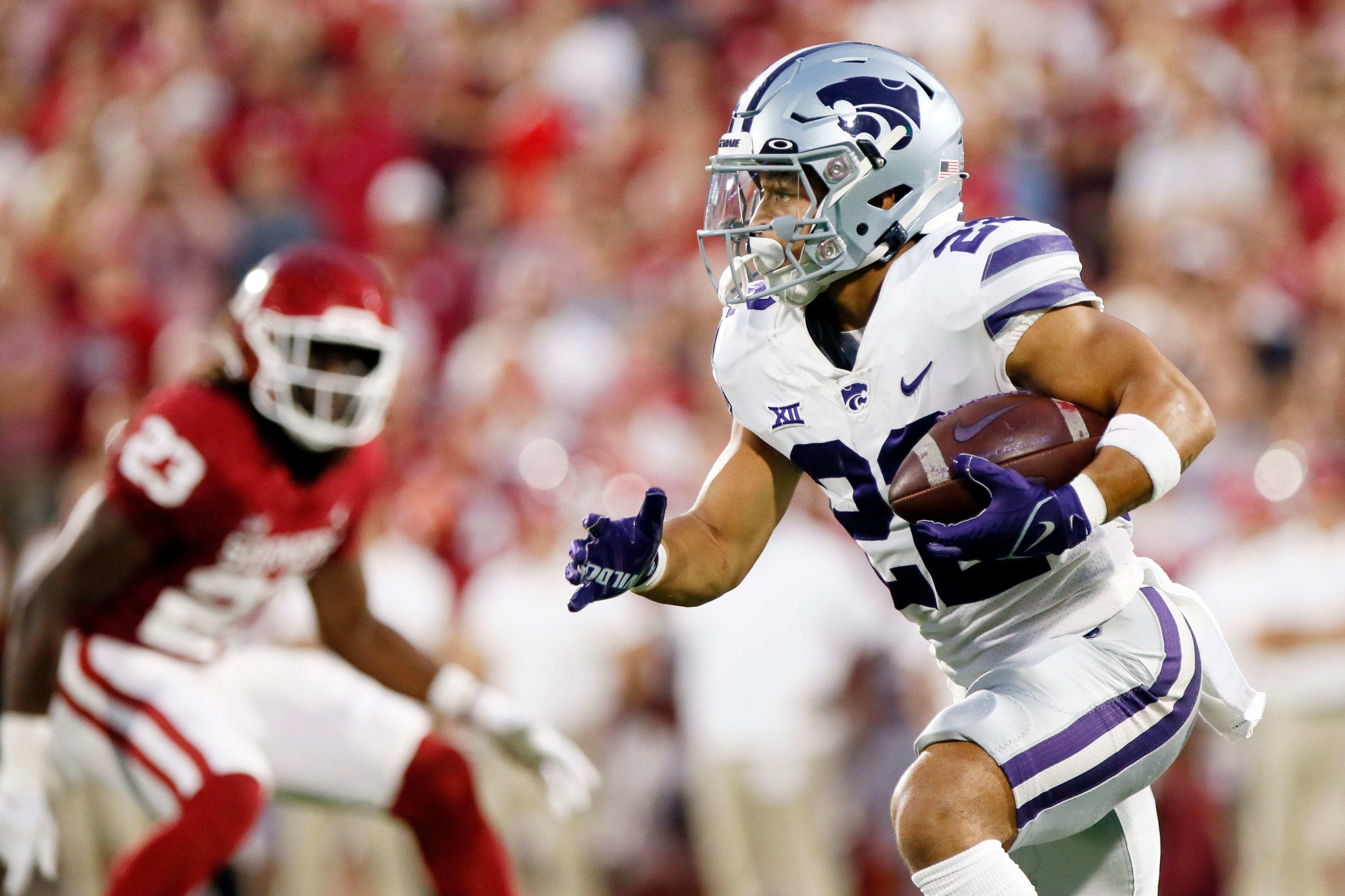 Martinez runs for 4 TDs, K-State stuns No. 6 Sooners 41-34