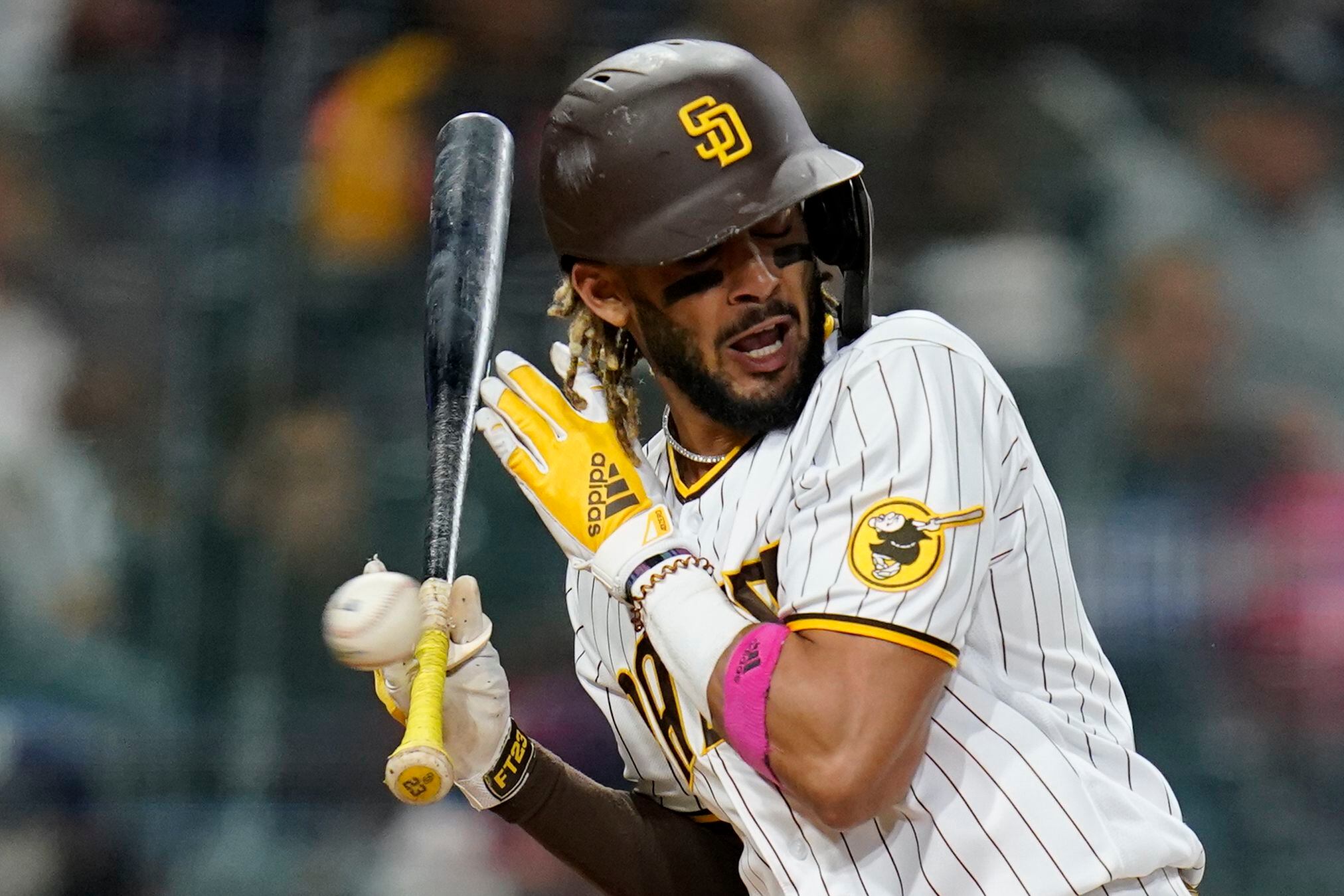 Tatis hits 50th career homer, Padres rout Mariners 16-1