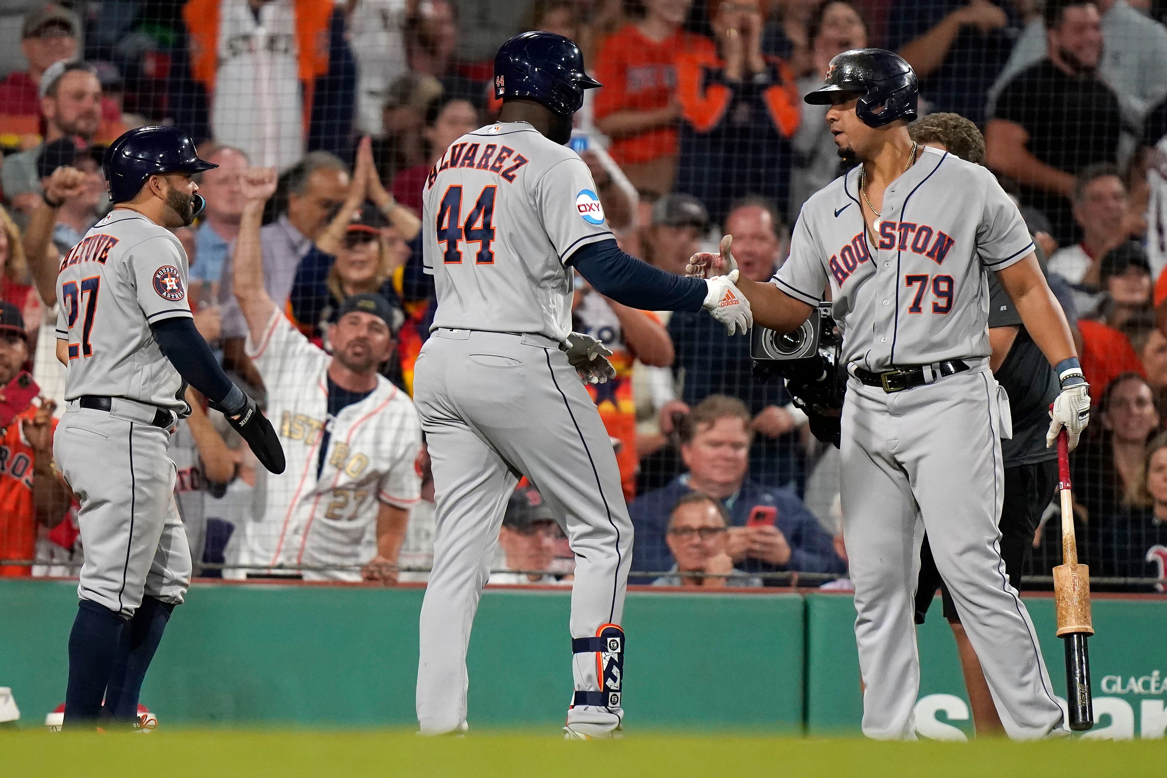 Astros' Jose Altuve caps cycle with 2-run homer over Green Monster