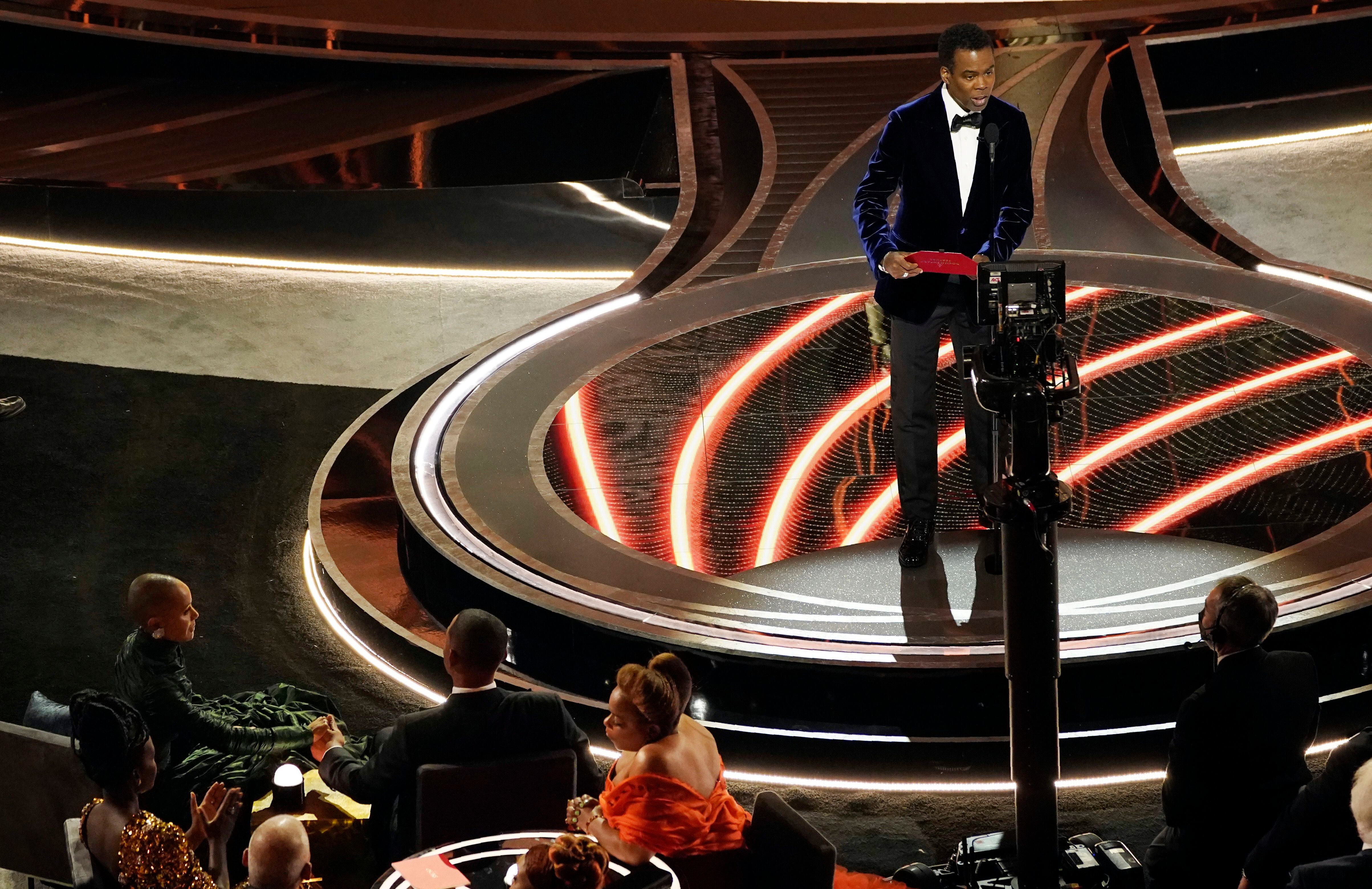 Chris Rock, wearing Detroit Tigers hat, appears on stage for first time  since Oscars slap