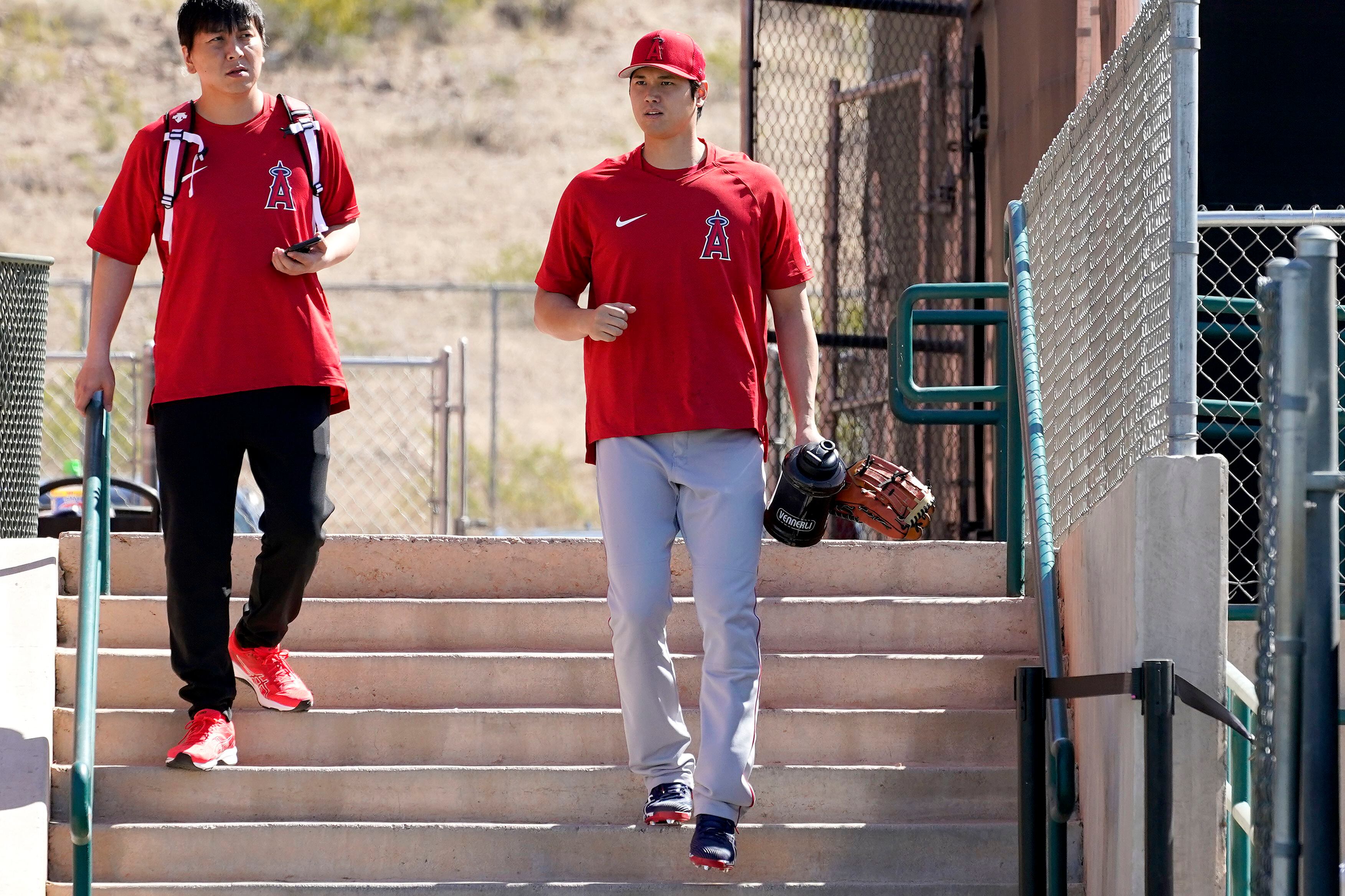 Shohei Ohtani looks absolutely ripped in spring training photo