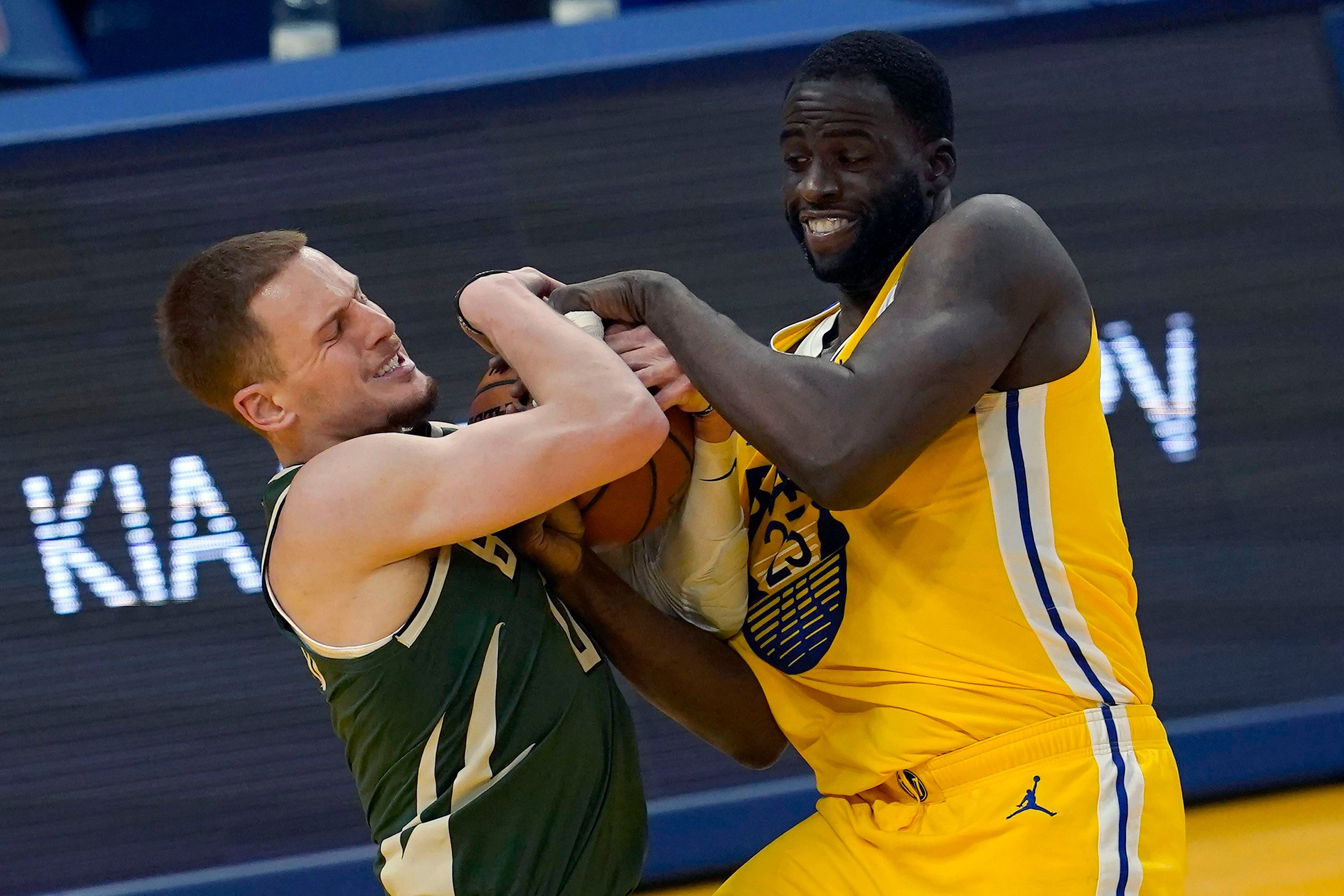 Donte DiVincenzo's record-breaking March Madness performance in 75 seconds  