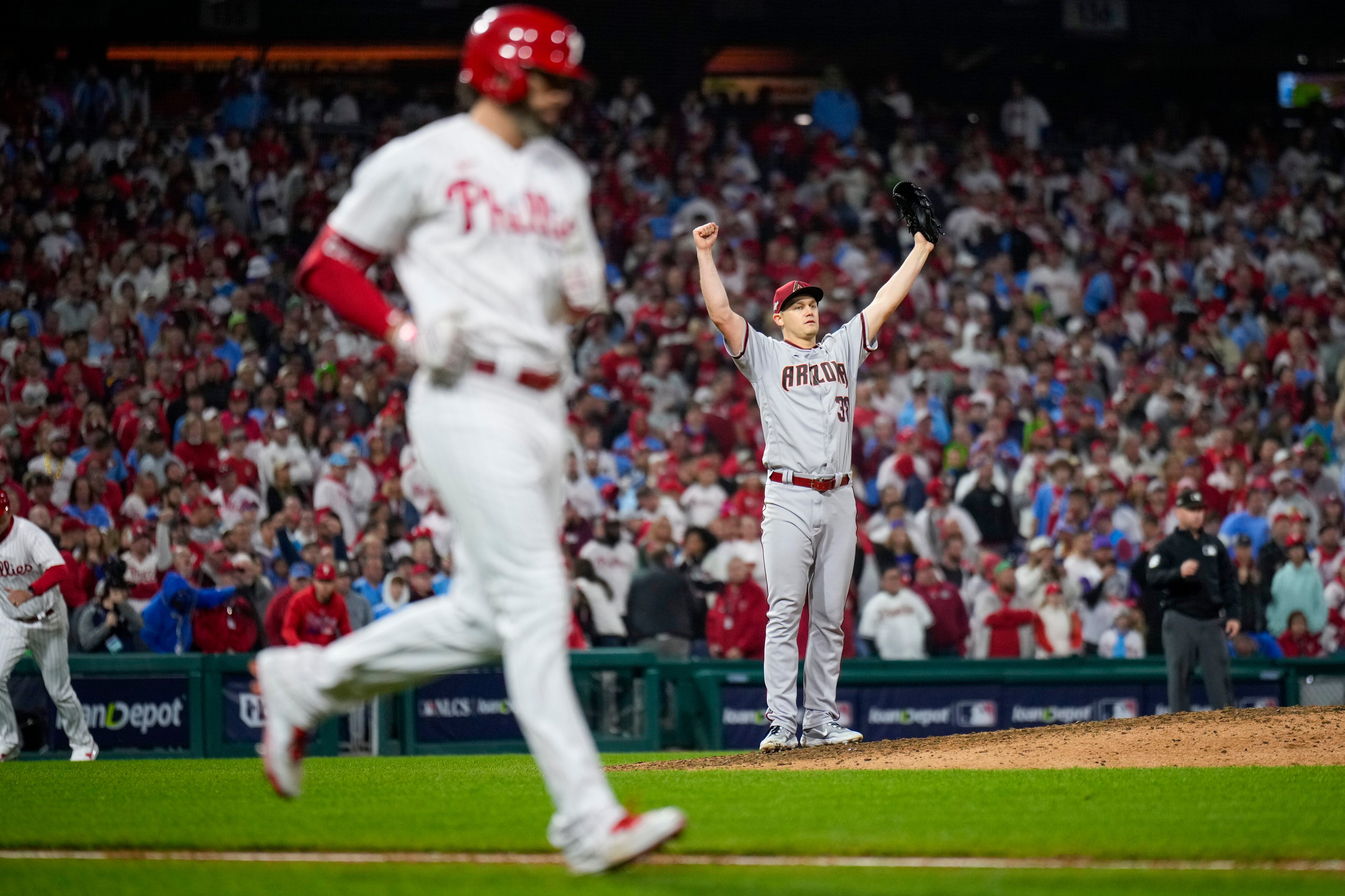 Stuff of legends: Harper's epic home run sends Phillies to World Series 