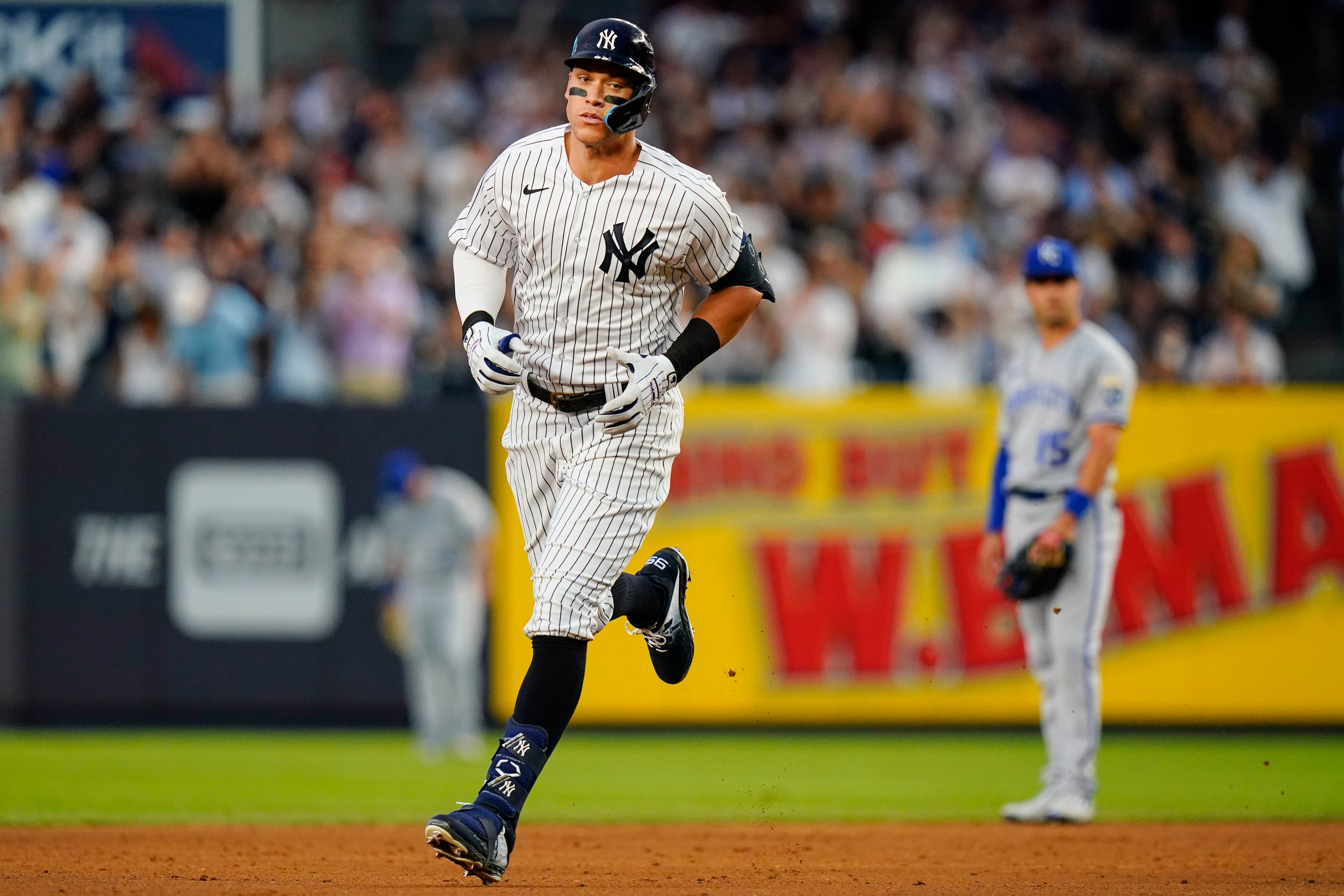 New York Yankees legend Tino Martinez returns to baseball 