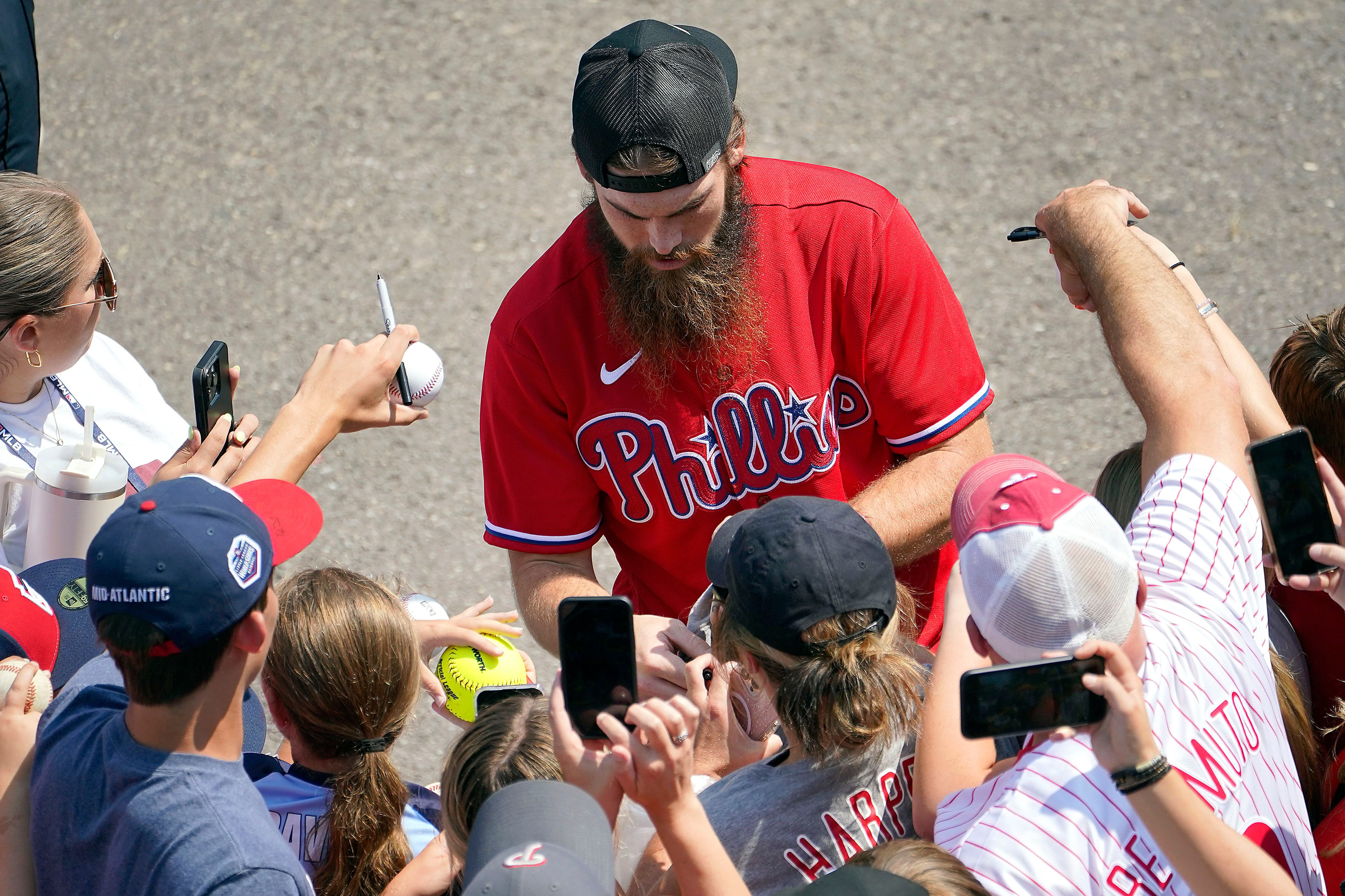 Phillies' Bryce Harper's message to Yankees fan: 'Come be a Phillies fan' 