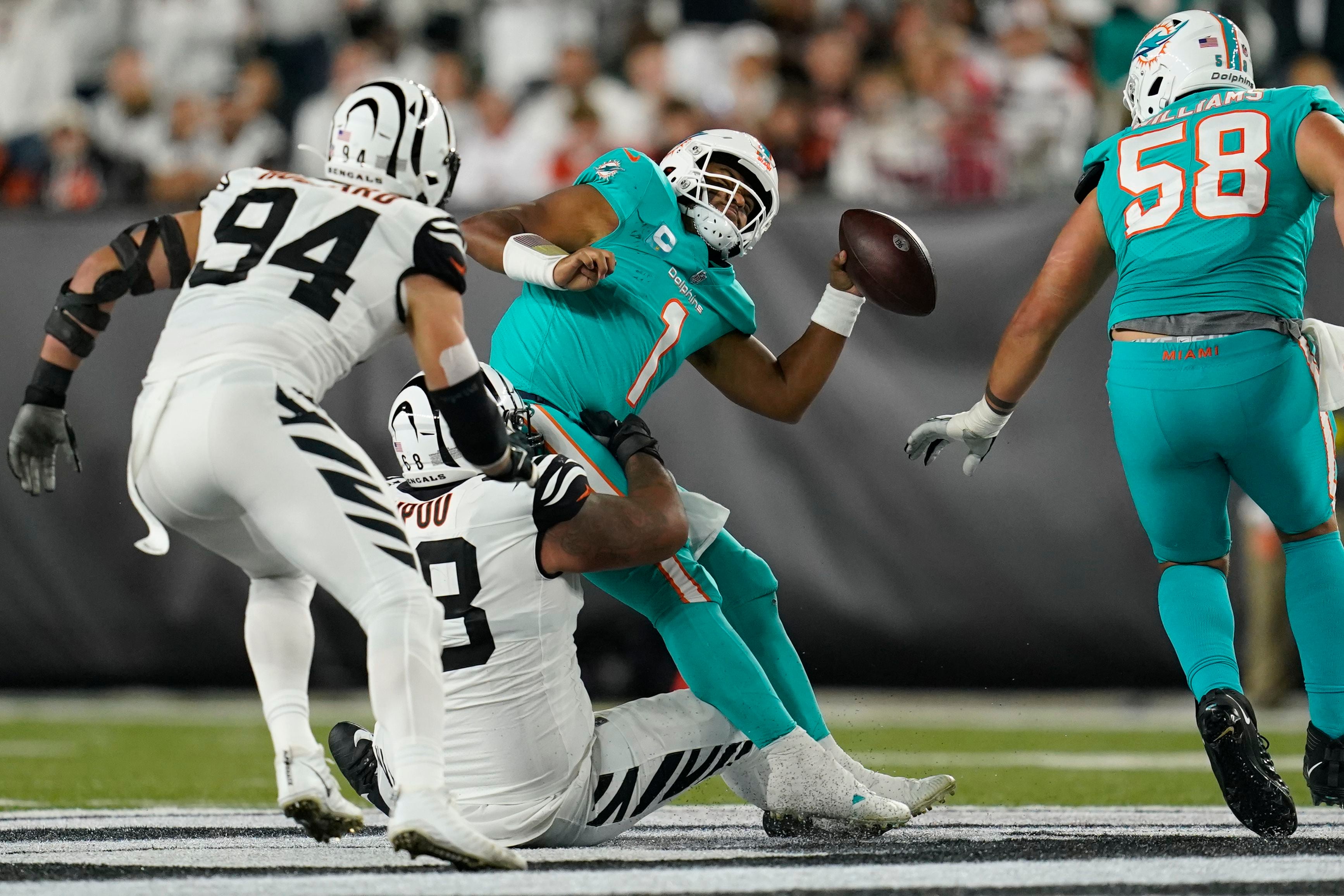 Dolphins-Raiders: McDaniel breaks down playing time decisions in