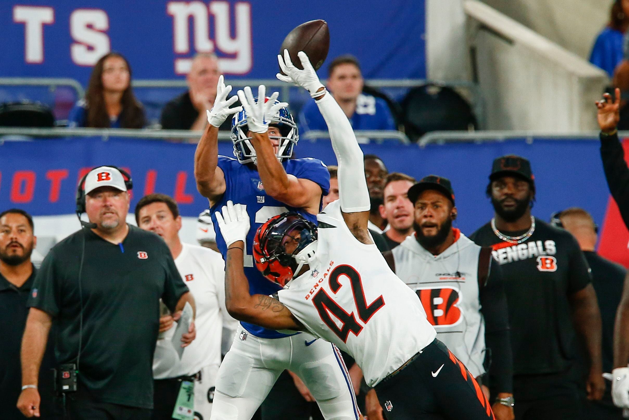 Giants' top pick Thibodeaux, Gano hurt in preseason game