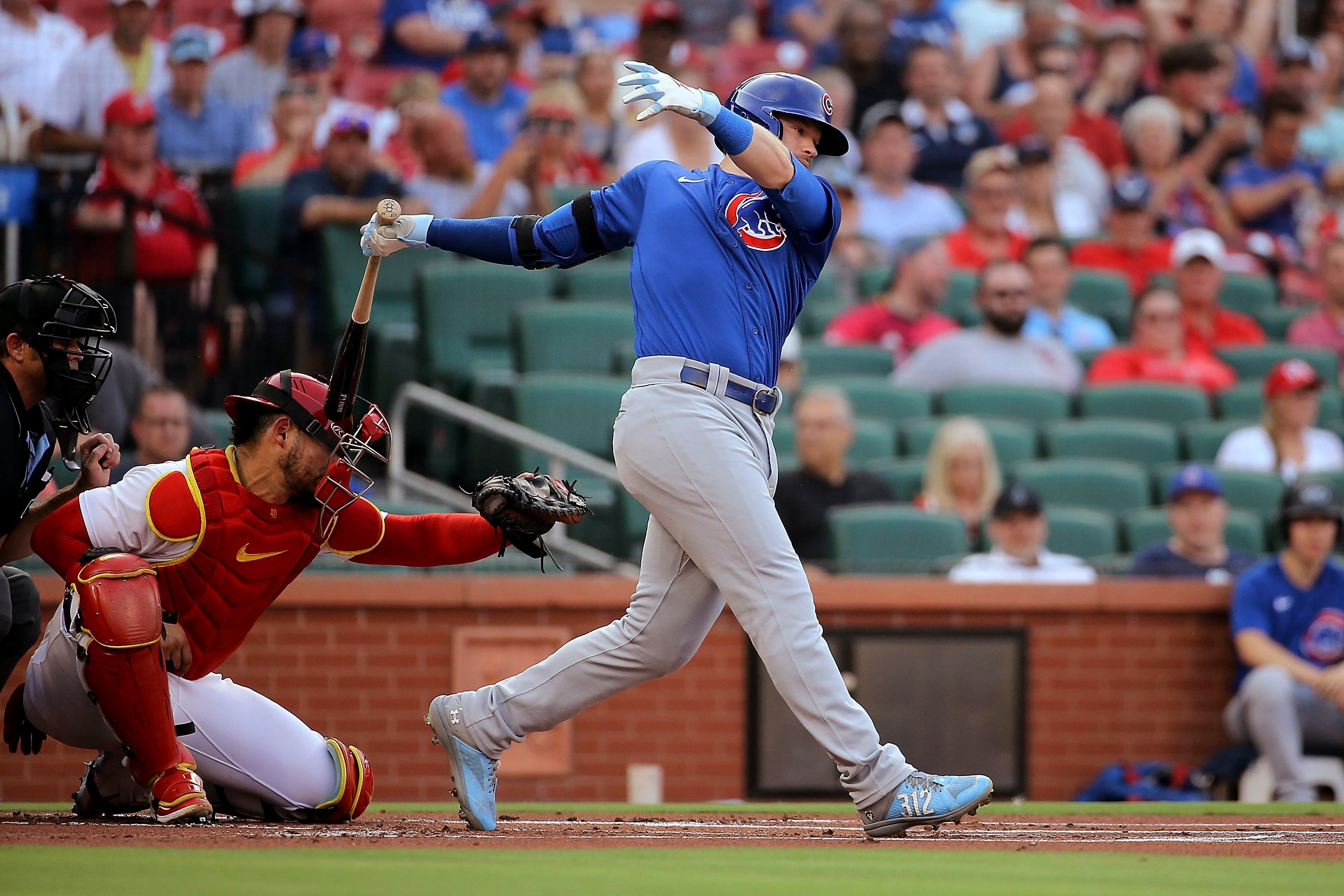 Cardinals beat Cubs after lengthy rain delay