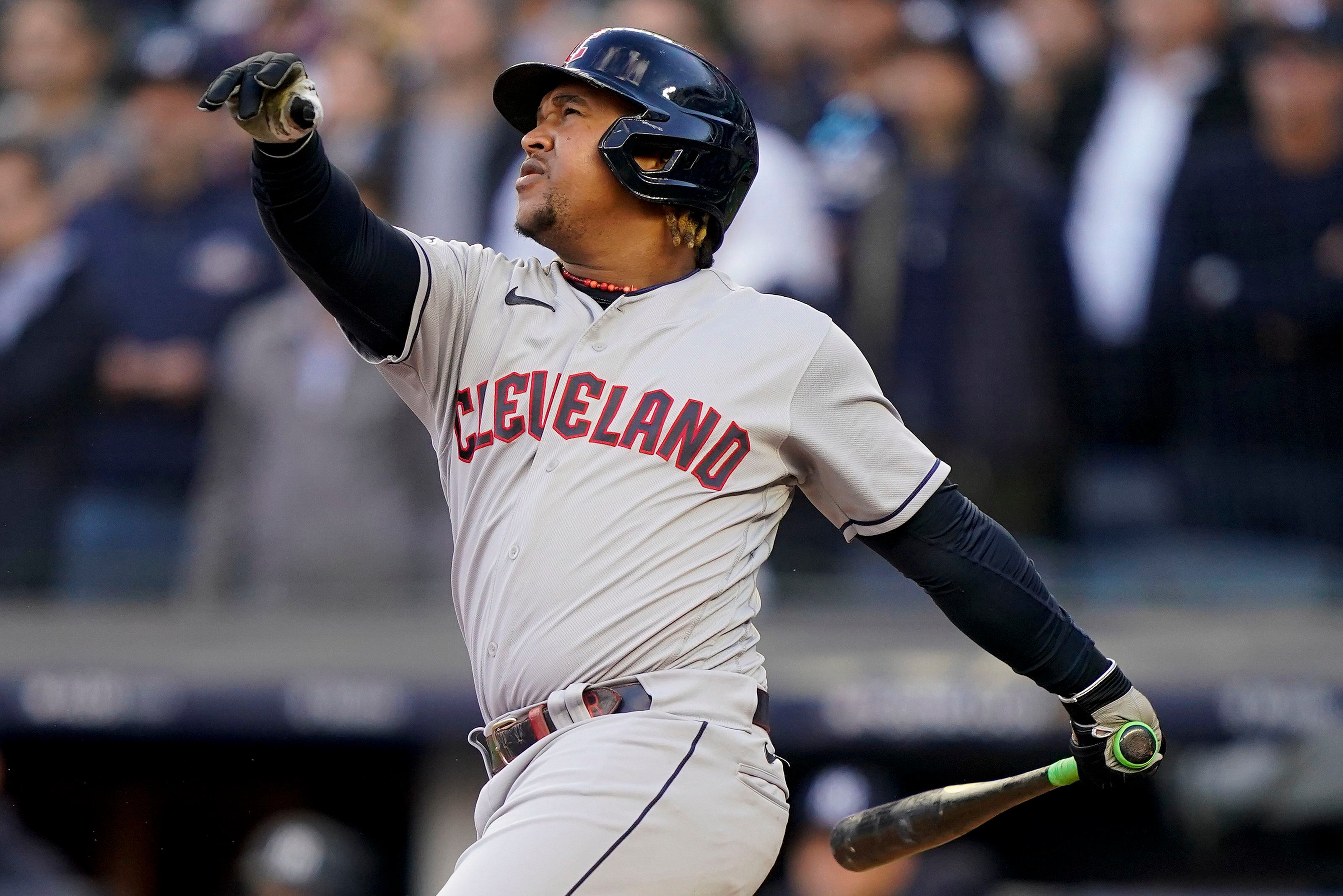 Indians: Franmil Reyes surprised a cancer patient with baseball, HR