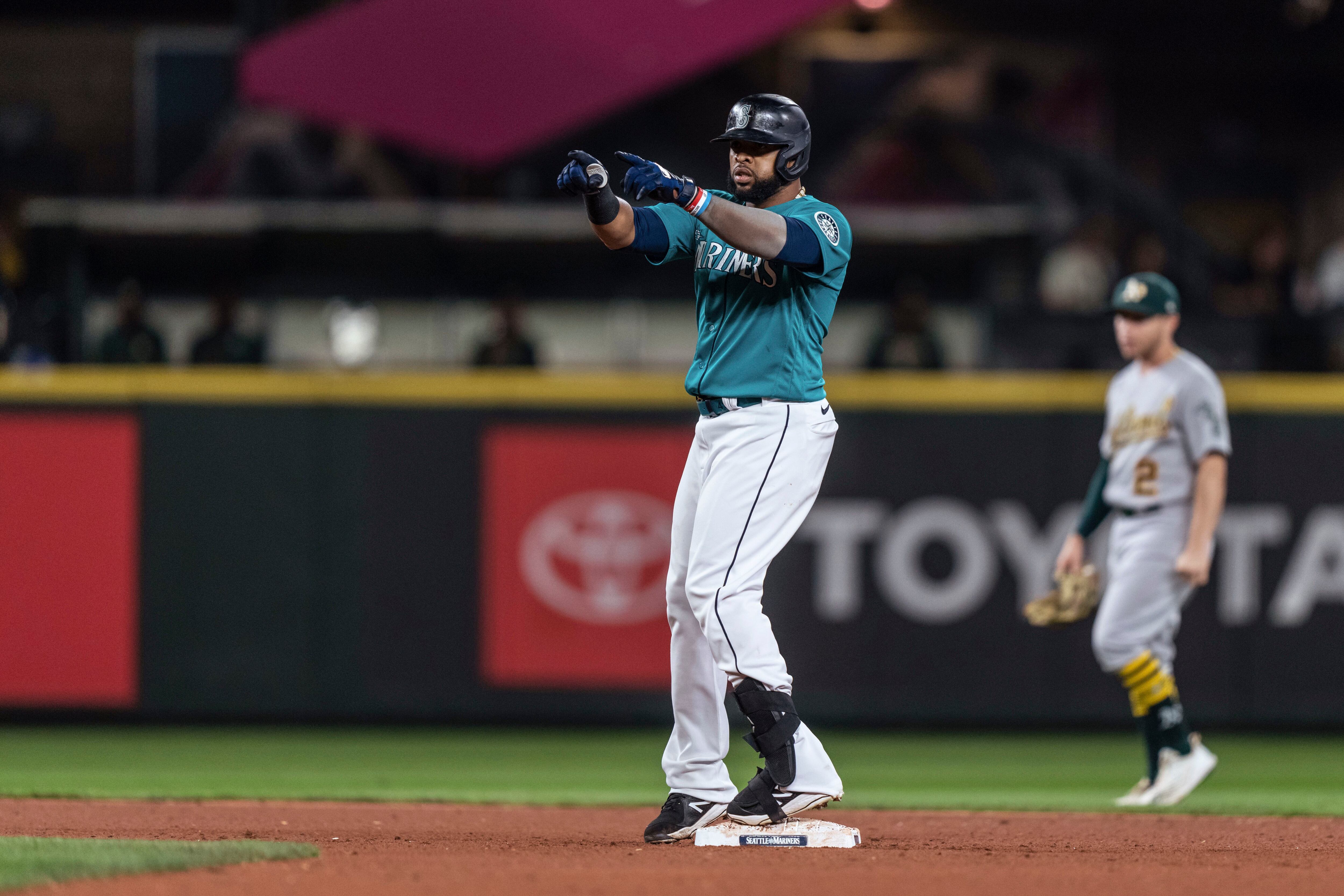 Social media celebrates Mariners ending 21-year playoff drought