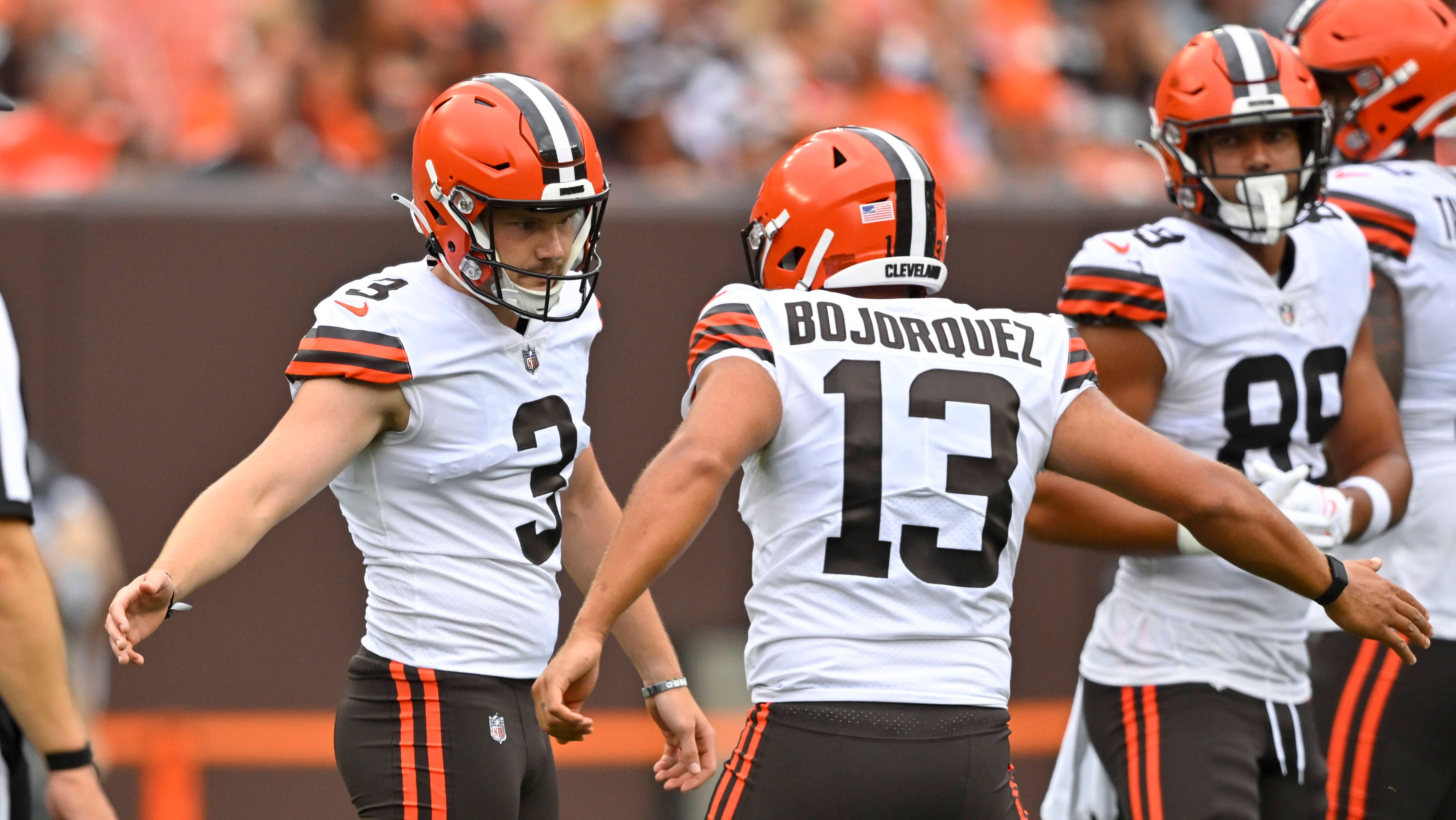 Backup QBs Dobbs, Minshew shine, Eagles edge Browns 21-20