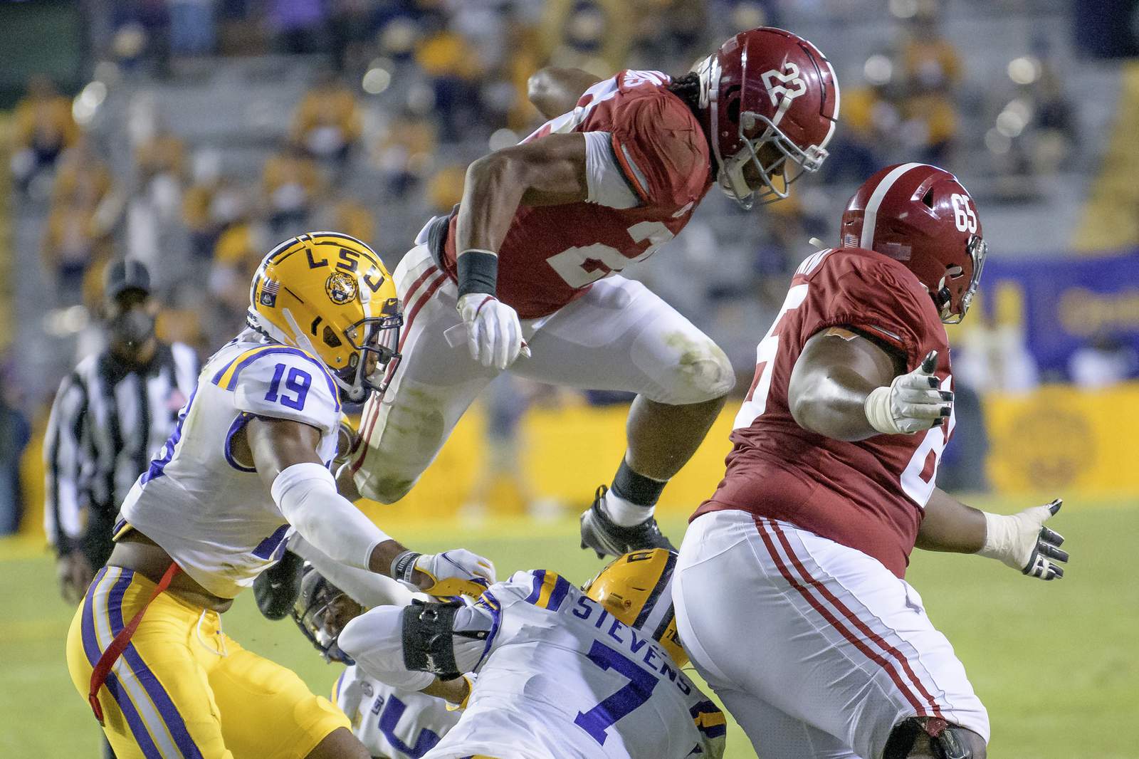 AP Top 25: No. 1 Tide runs poll streak to 210, 3rd-best ever