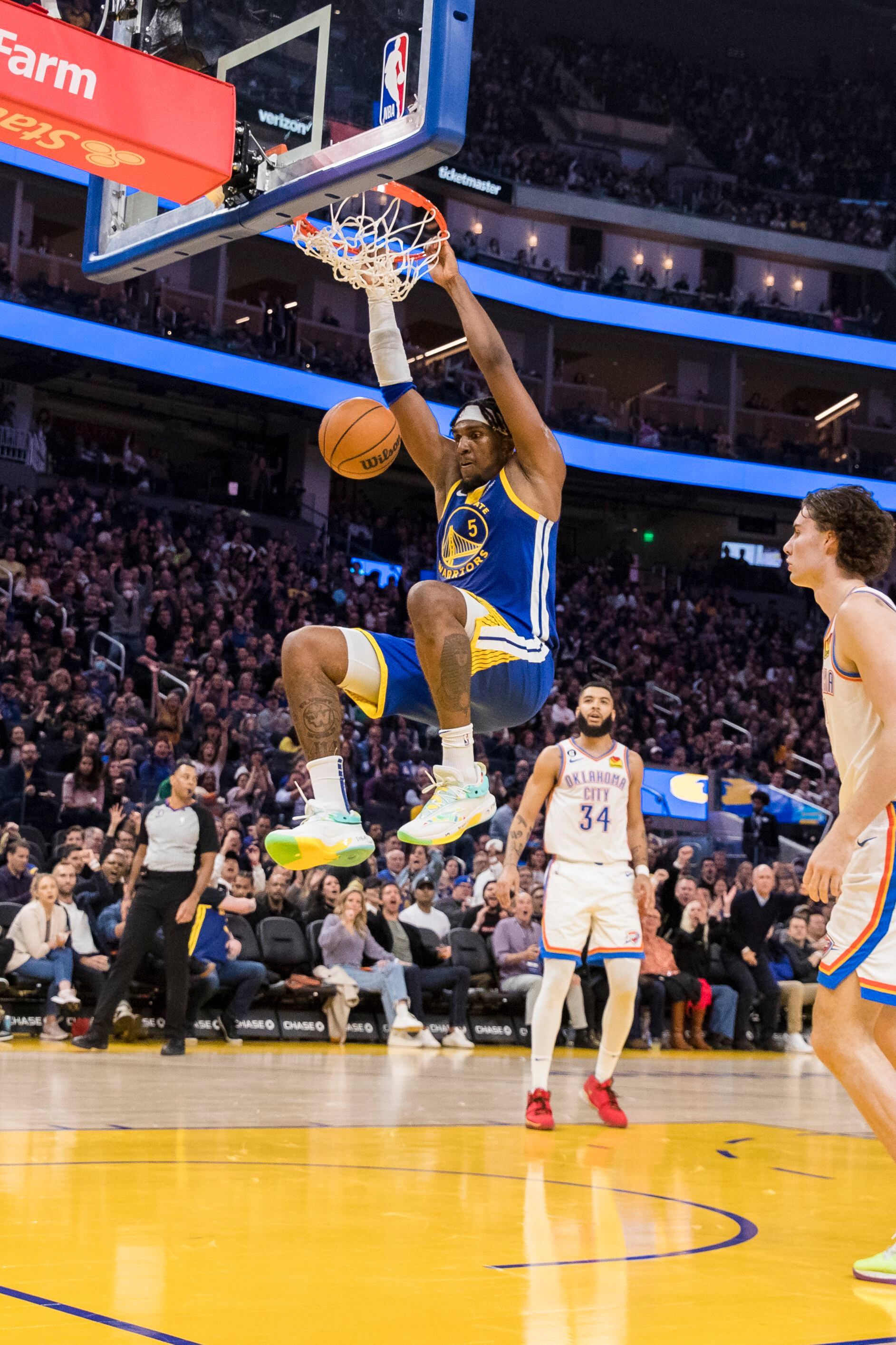 Thompson scores 42 points with 12 3s, Warriors beat Thunder