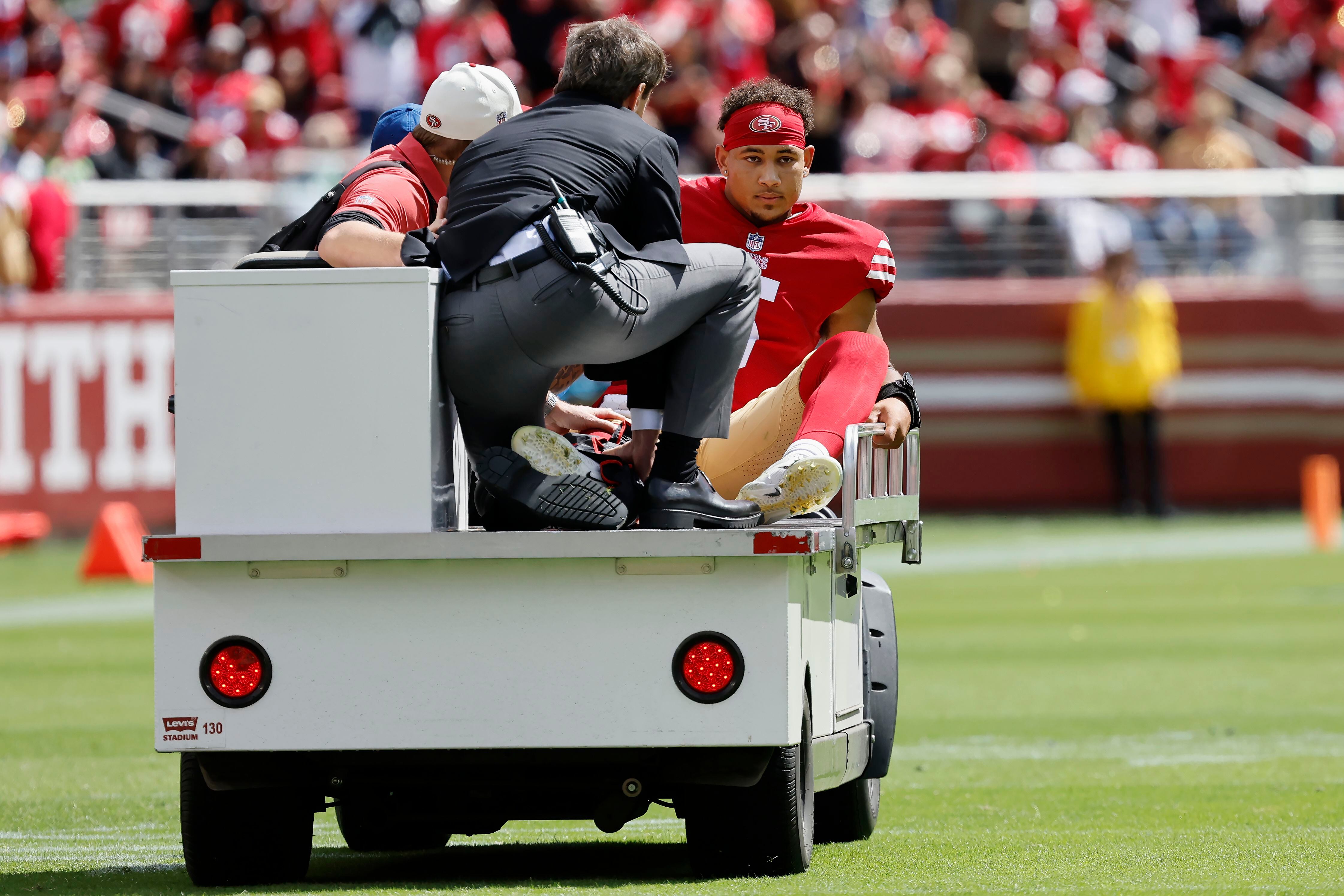 49ers QB Trey Lance carted off field vs. Seahawks after suffering ankle  injury