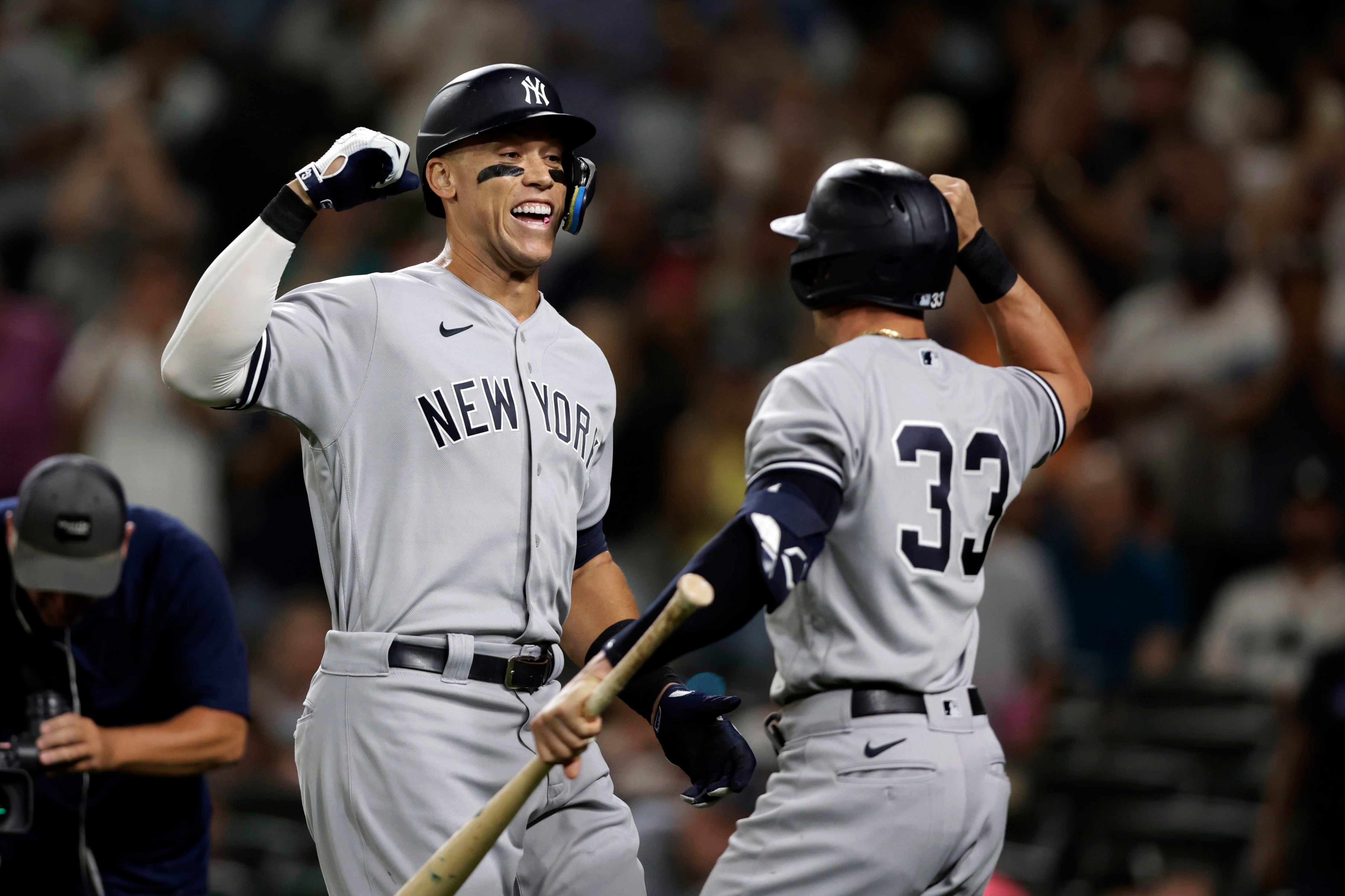 Josh Donaldson's first Yankees HR, 04/16/2022