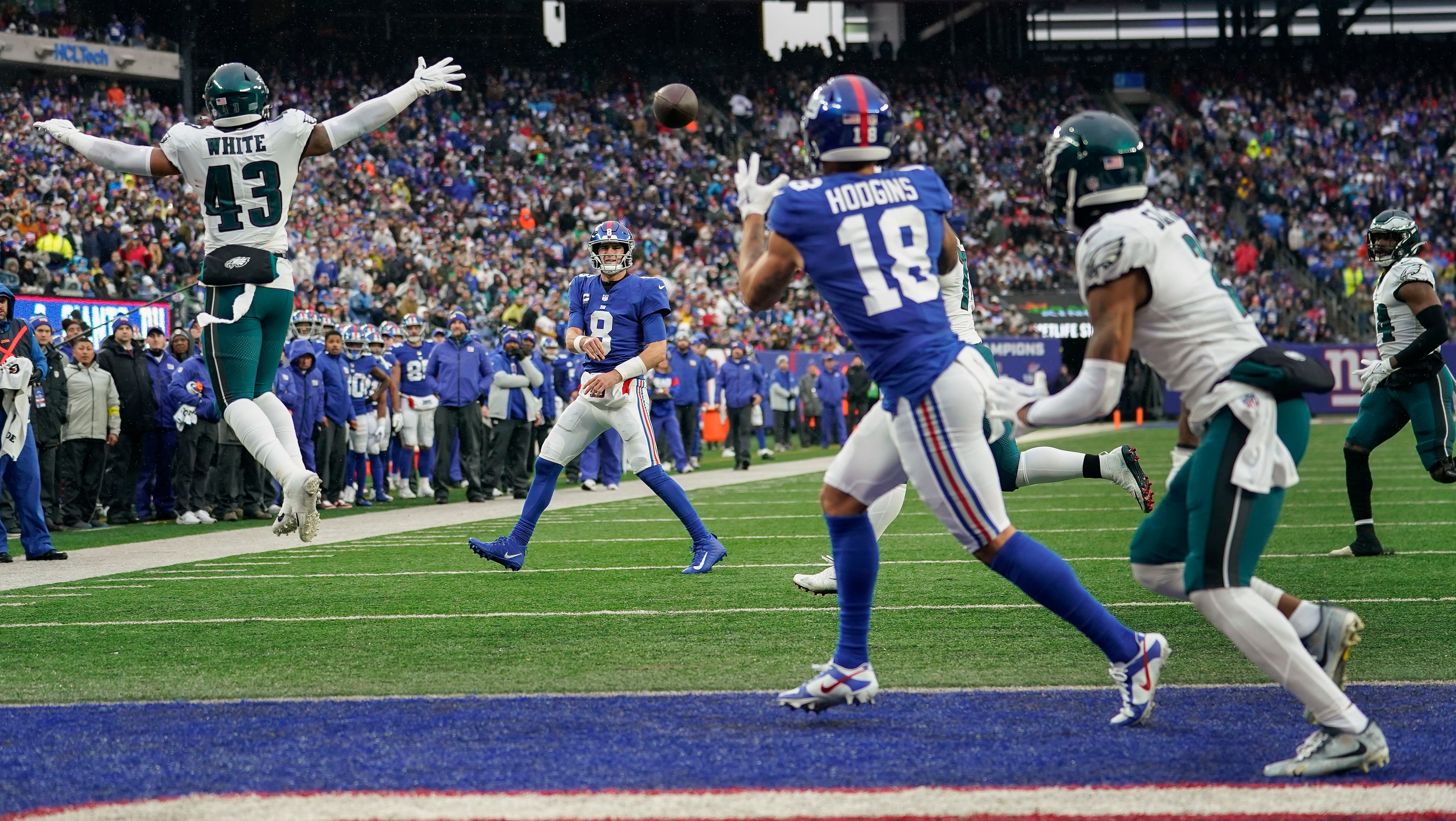 Hurts, Eagles clinch playoffs with 48-22 win over Giants Photos