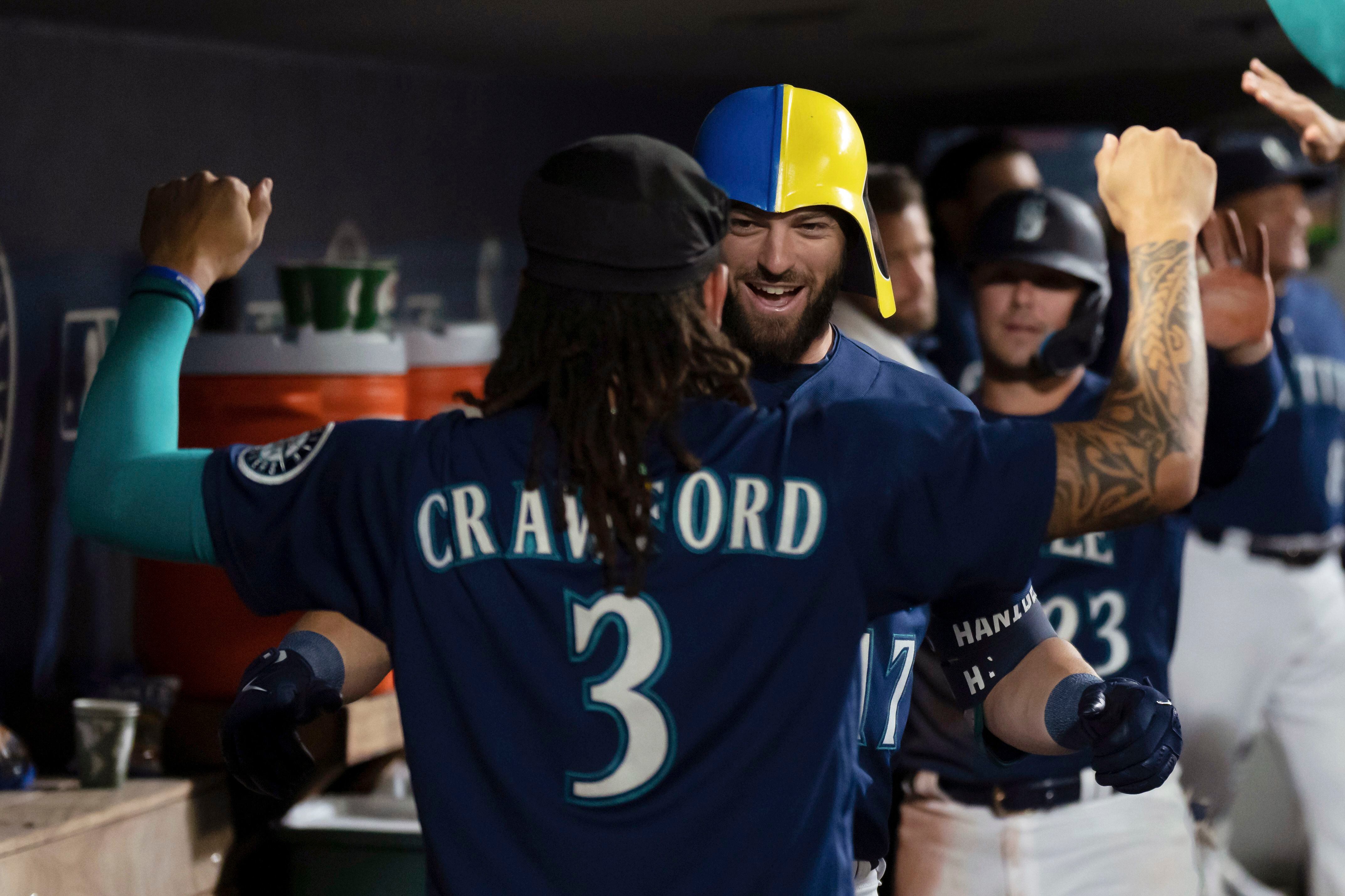 J.P. Crawford comes up big in clutch as Mariners beat Rangers to