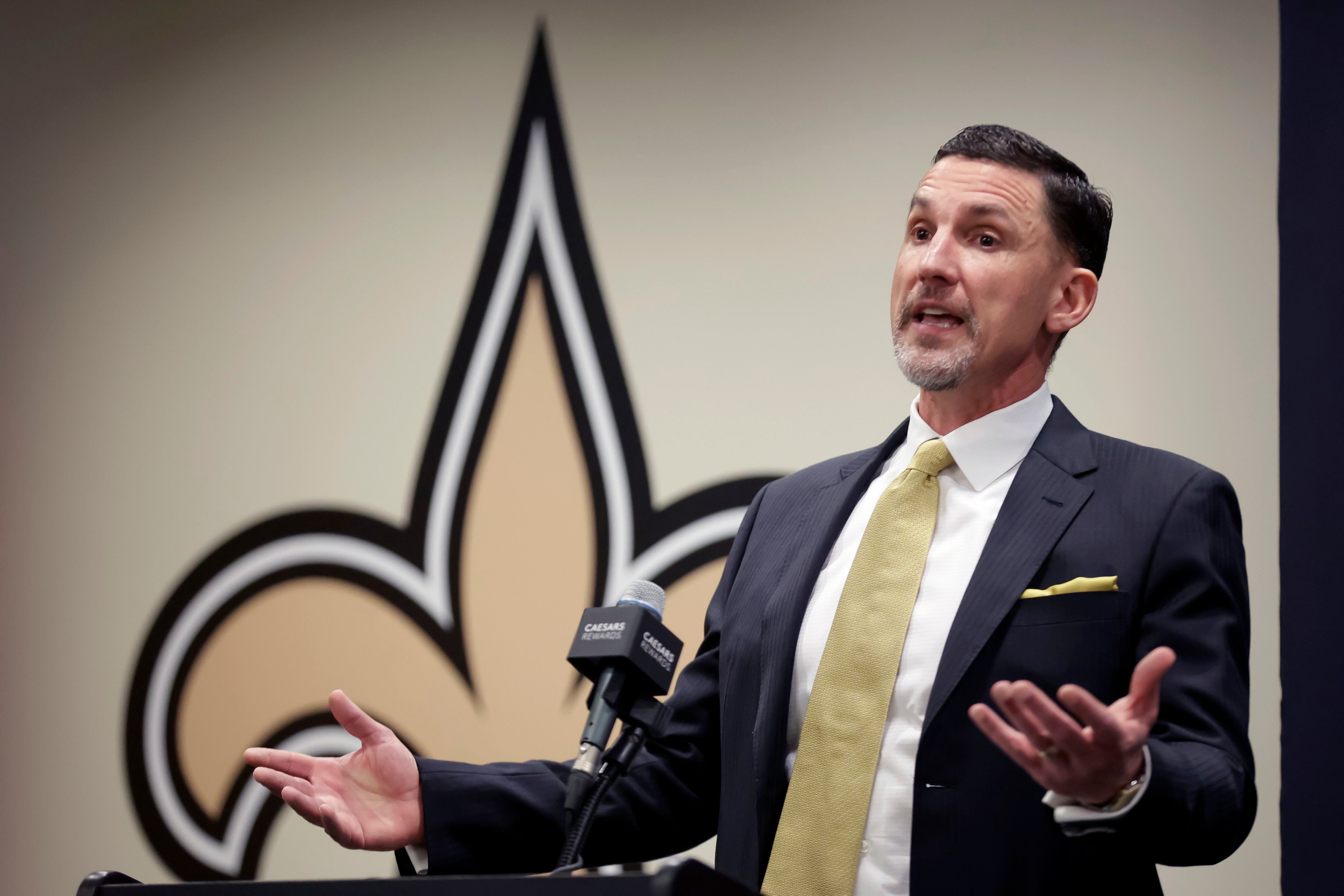 Saints GM Mickey Loomis returns in unsettled times