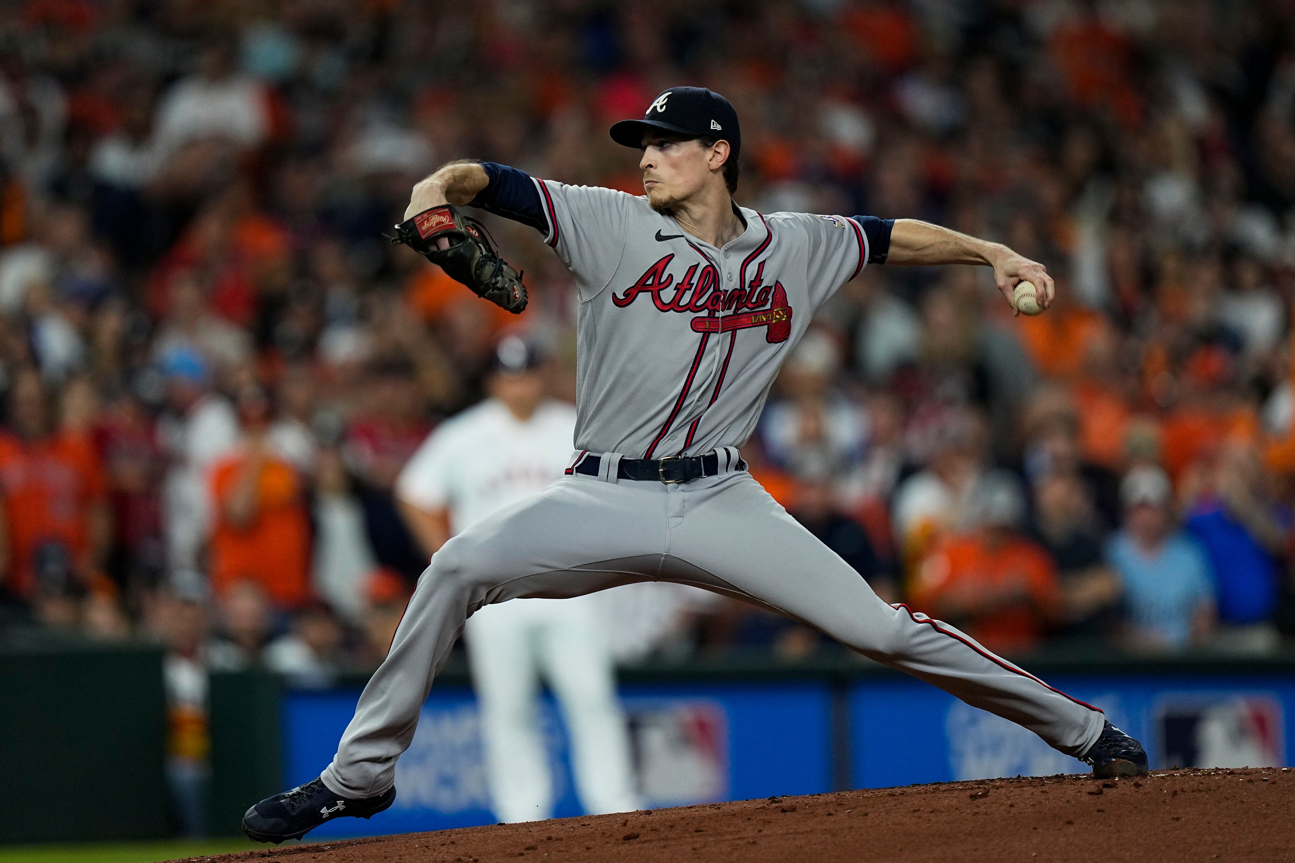 Maddux returns to Atlanta, throws out ceremonial first pitch