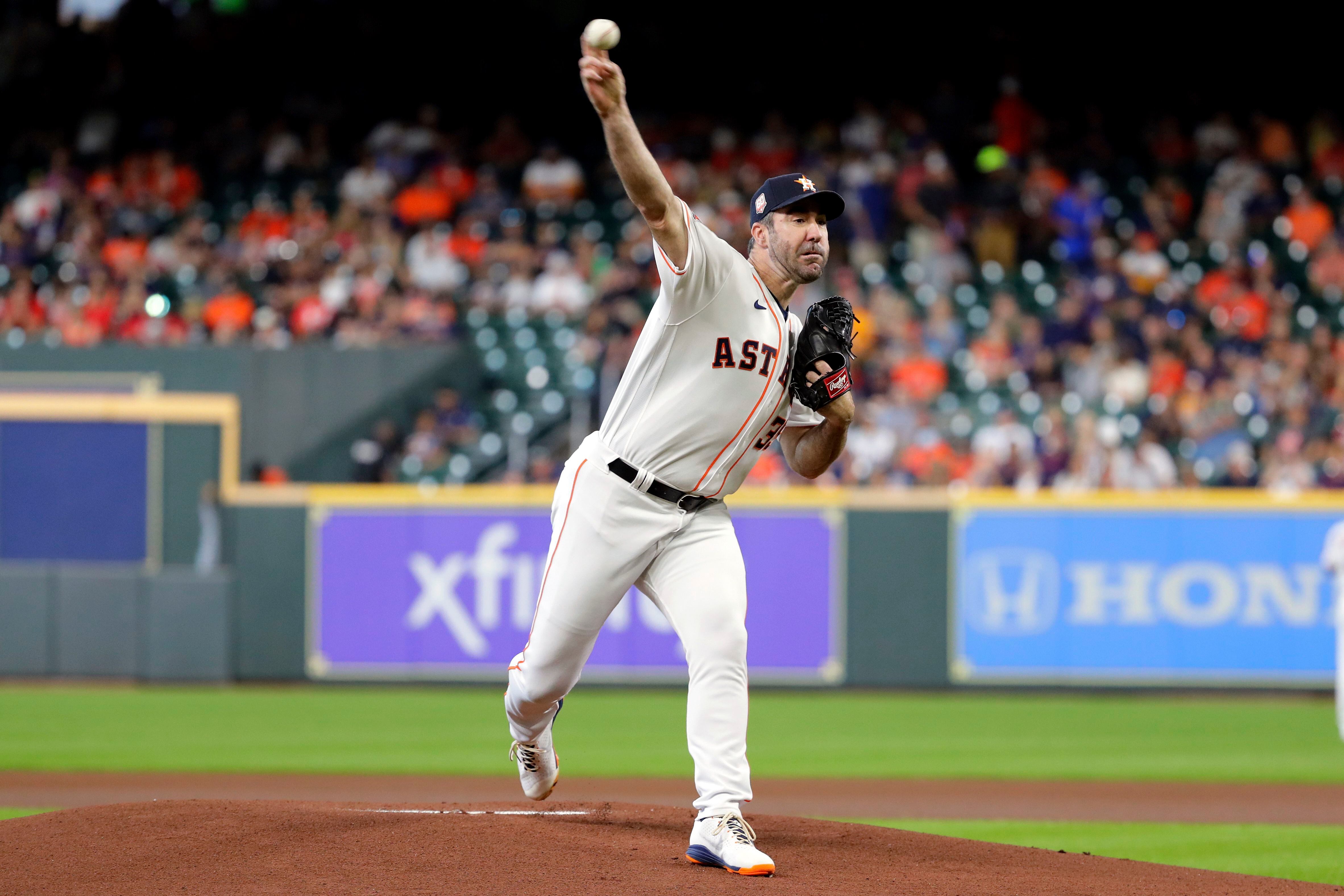 Verlander gets MLB-leading 11th win as Astros down KC 5-2