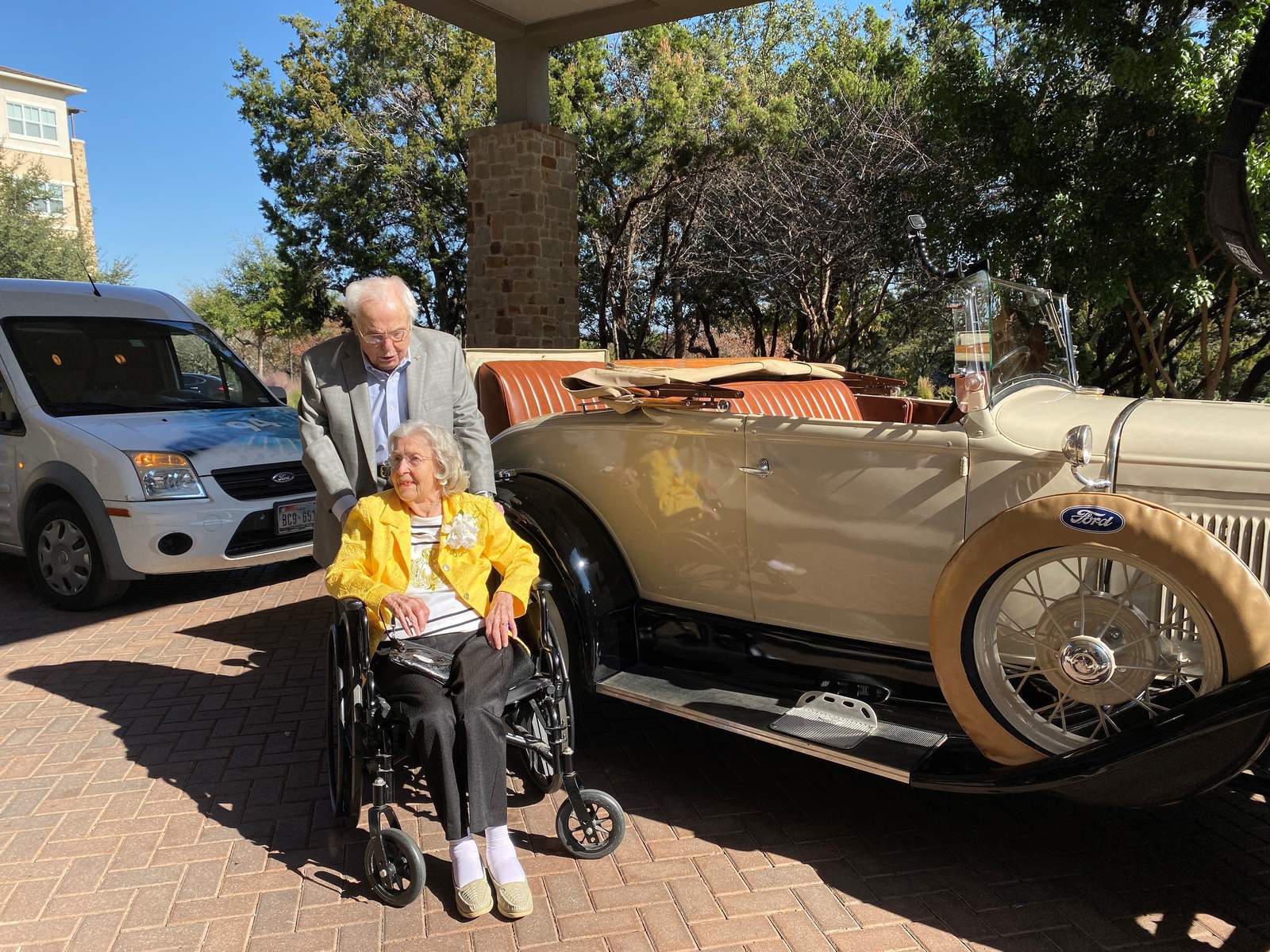 World’s oldest couple lives in Texas, celebrated 80th wedding anniversary in December