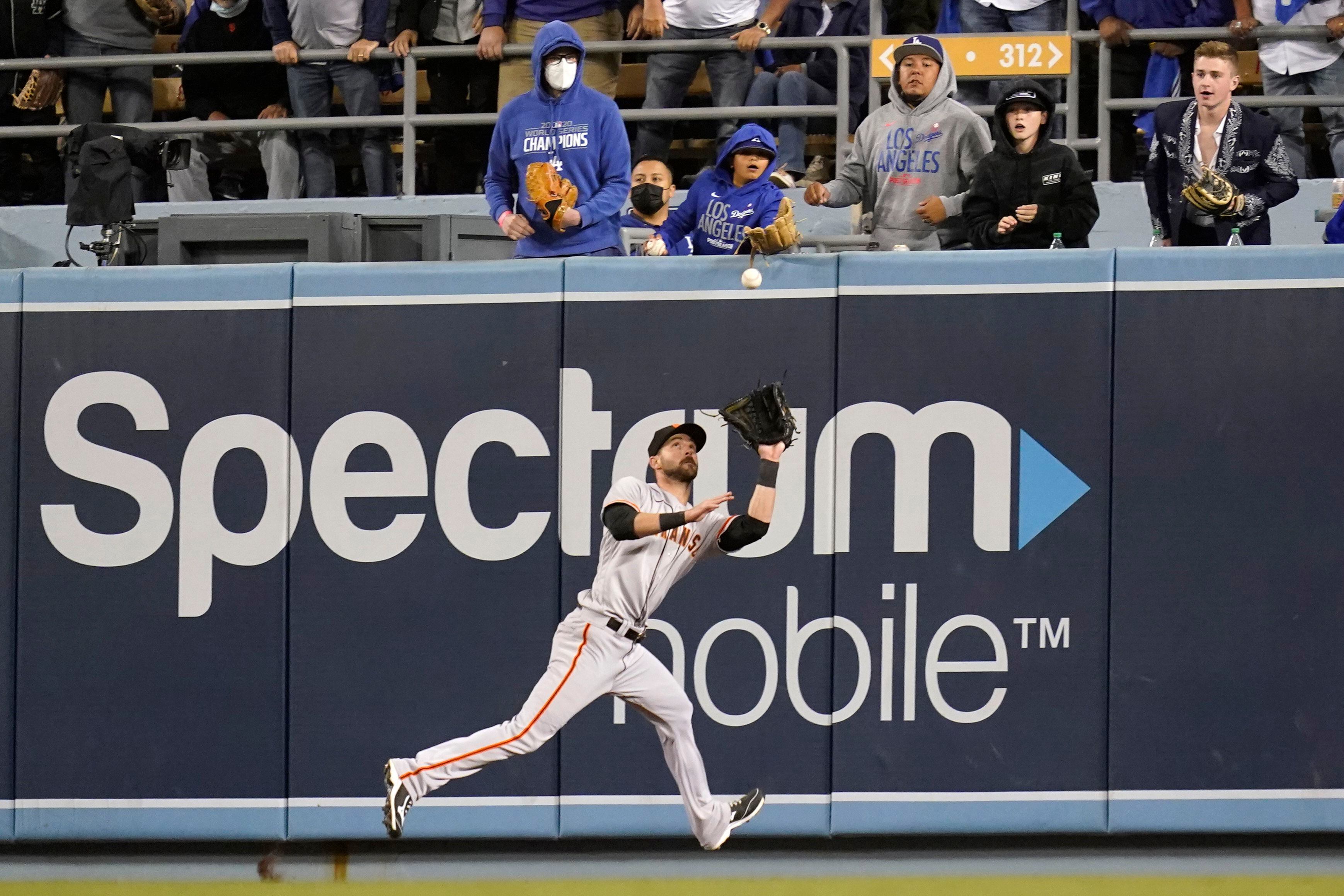 Dodgers vs Giants: Giants edge Dodgers on Evan Longoria home run