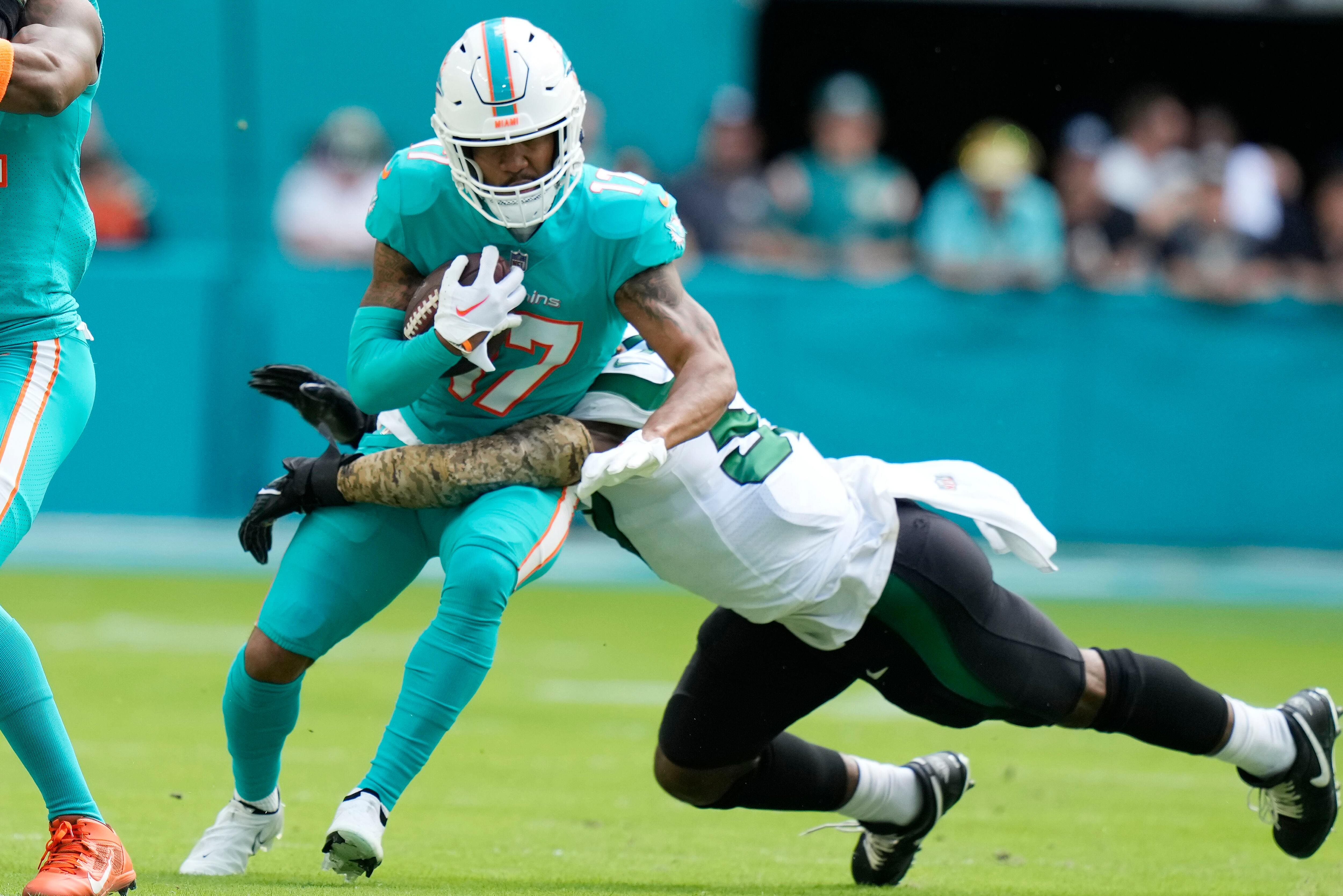 Miami Dolphins WR Jaylen Waddle to see a much stronger 2023 season