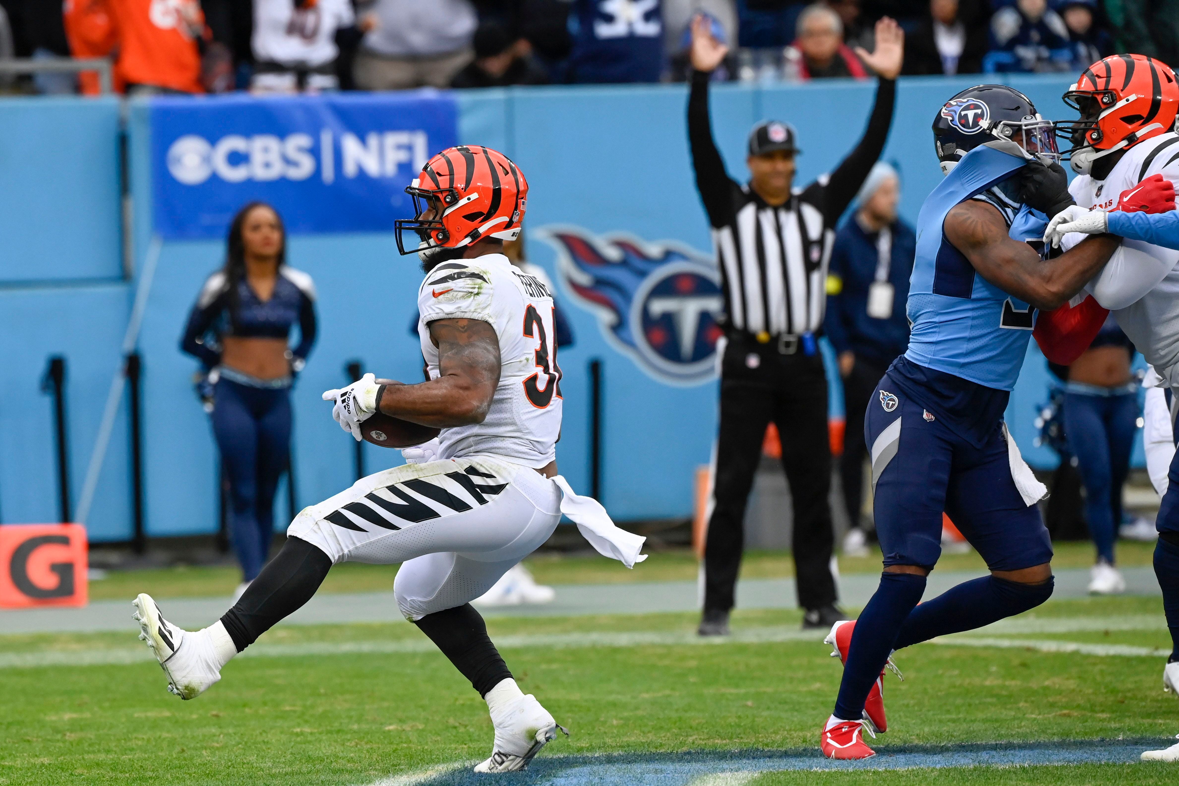 Burrow's TD pass to Higgins lifts Bengals over Titans 20-16