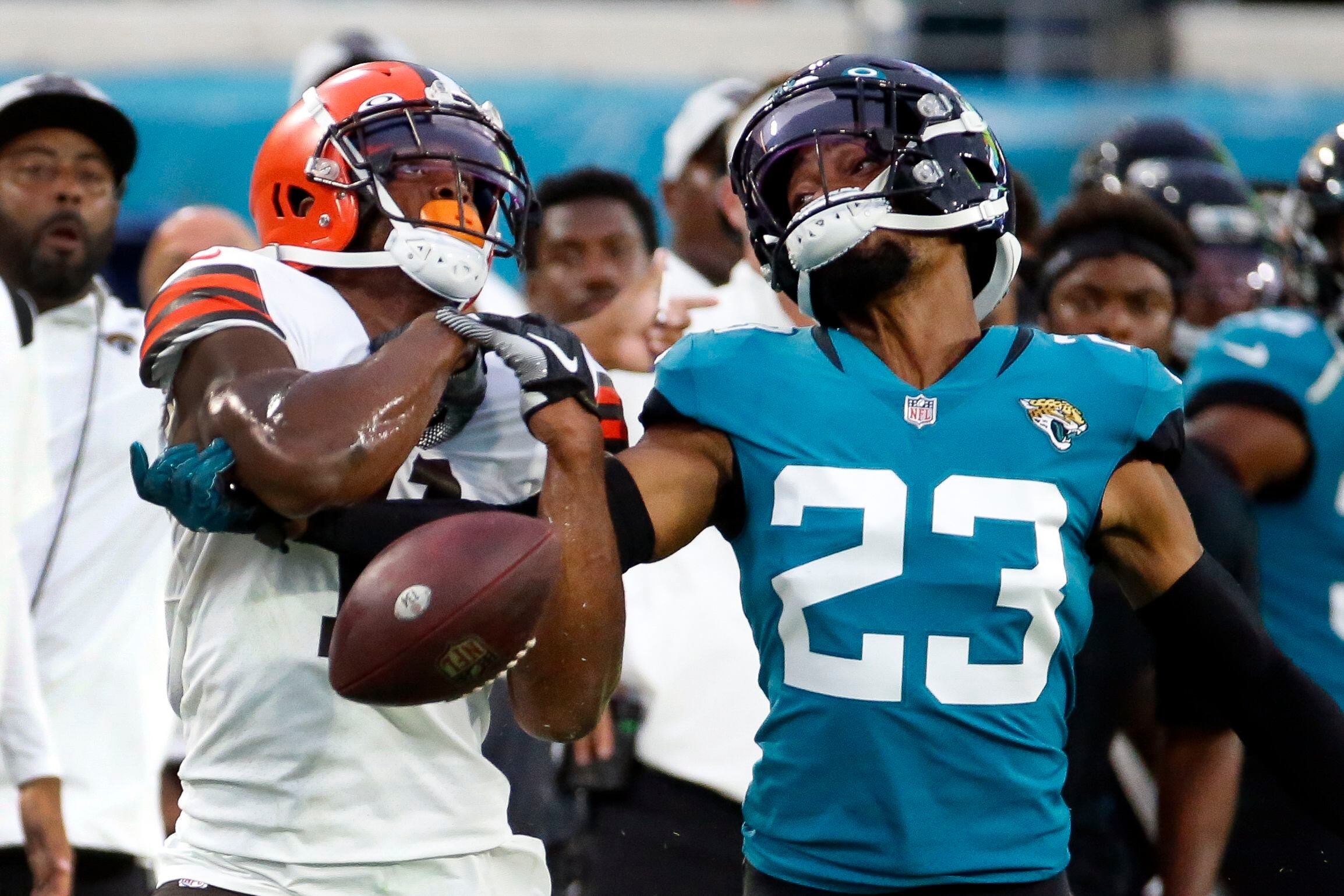 JACKSONVILLE, FL - AUGUST 14: Jacksonville Jaguars Tight End Tim Tebow (85)  during the preseason game between the Cleveland Browns and the Jacksonville  Jaguars on August 14, 2021 at TIAA Bank Field